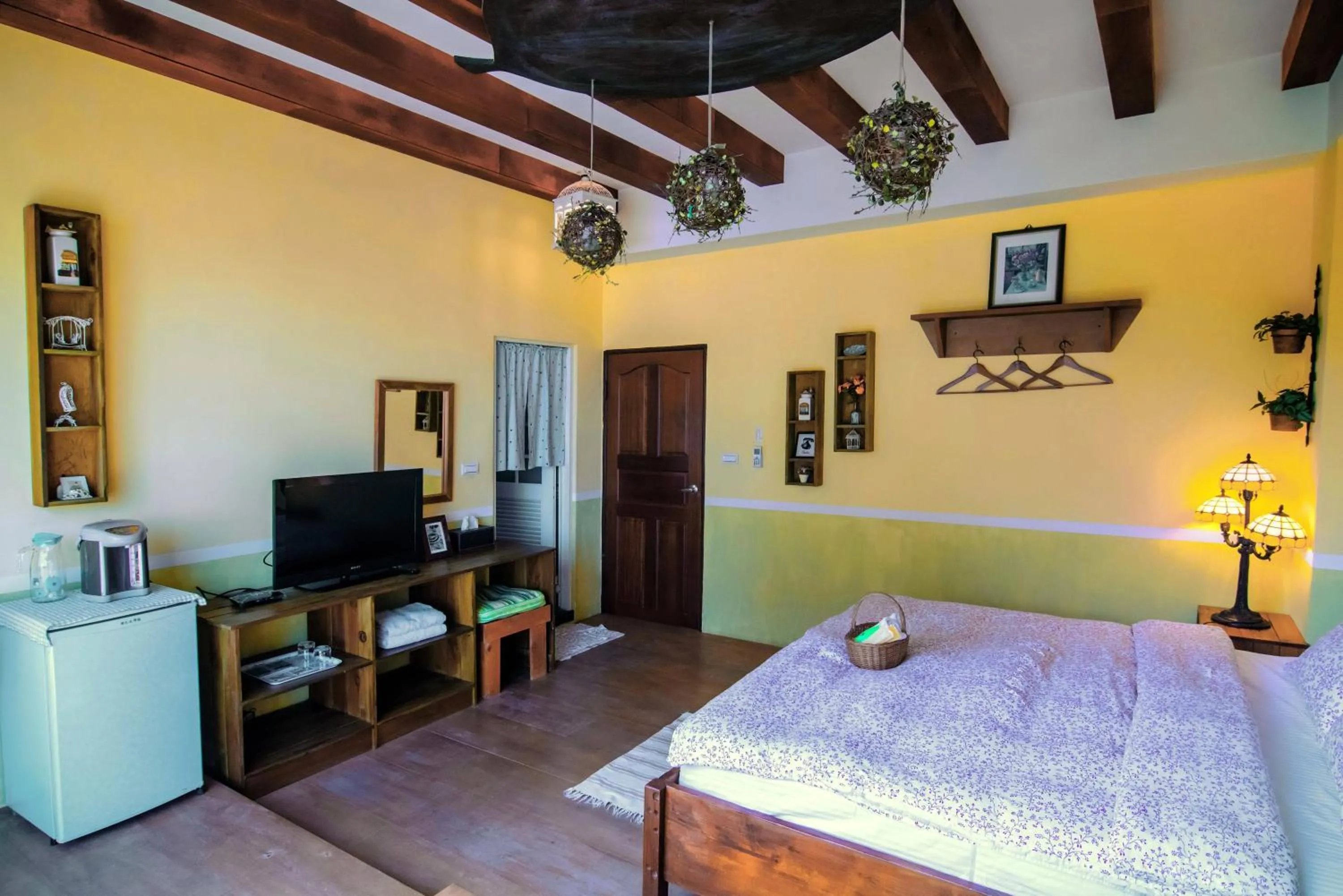 Photo of the whole room, Bed in Seville Countrified B&B