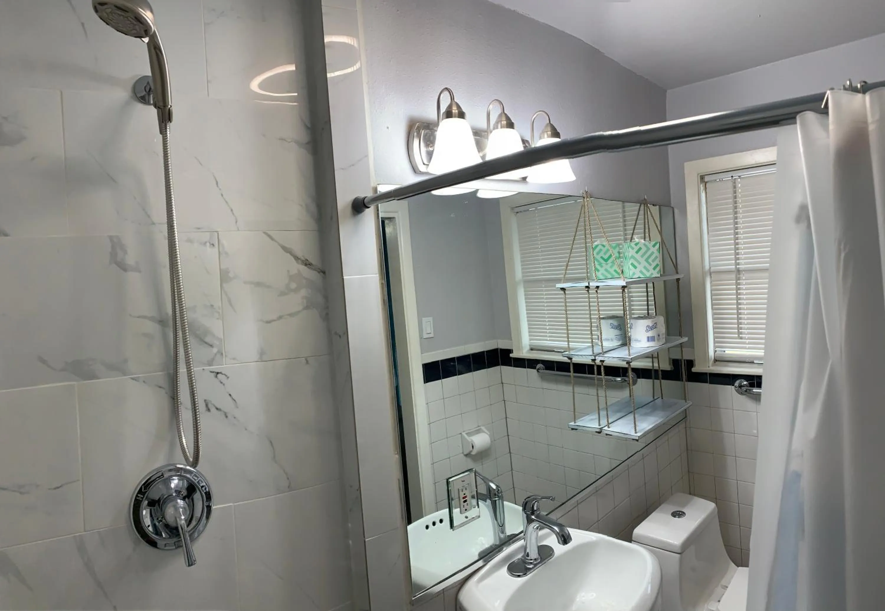 Bathroom in The Peahen House