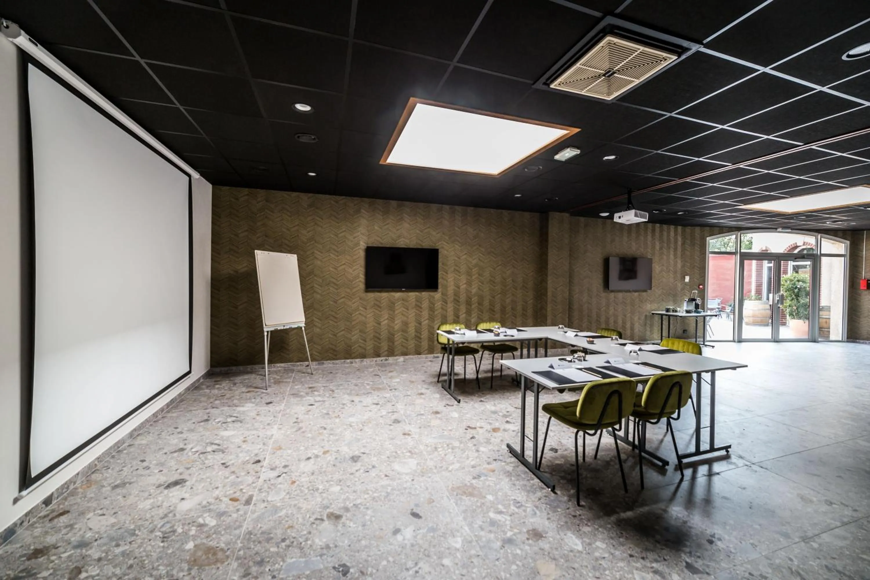 Meeting/conference room in Best Western Le Relais du Vigneron