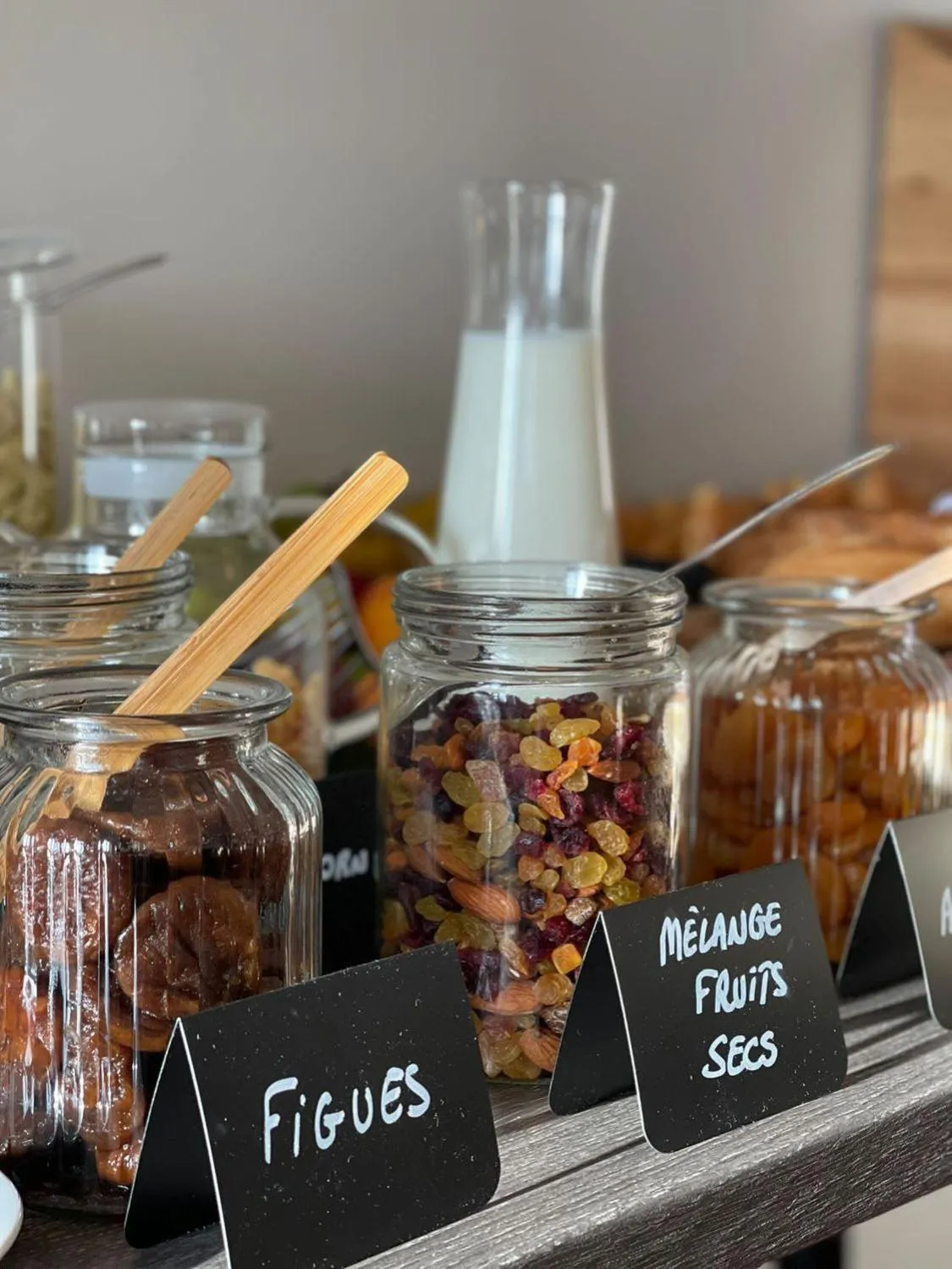 Food and drinks in Best Western Le Relais du Vigneron