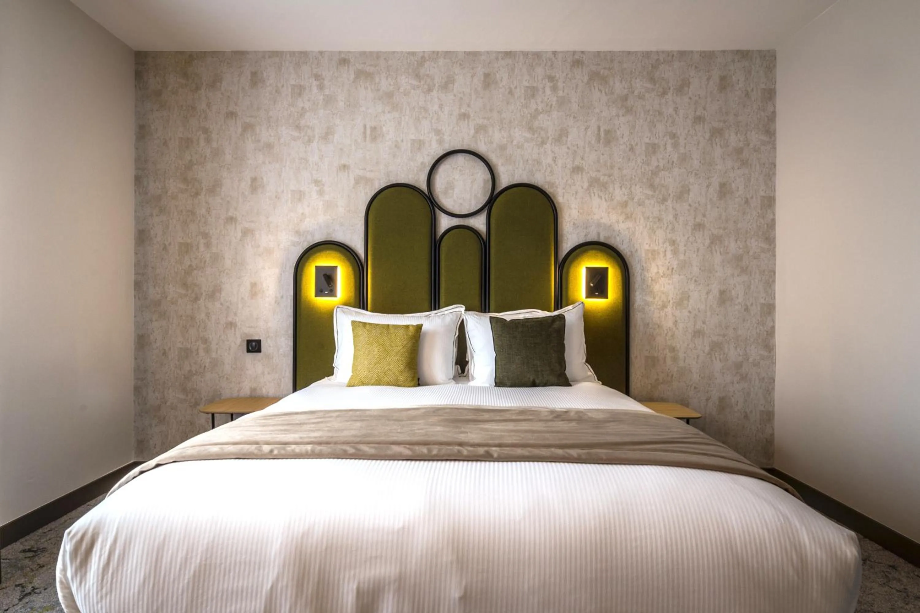 Photo of the whole room, Bed in Best Western Le Relais du Vigneron