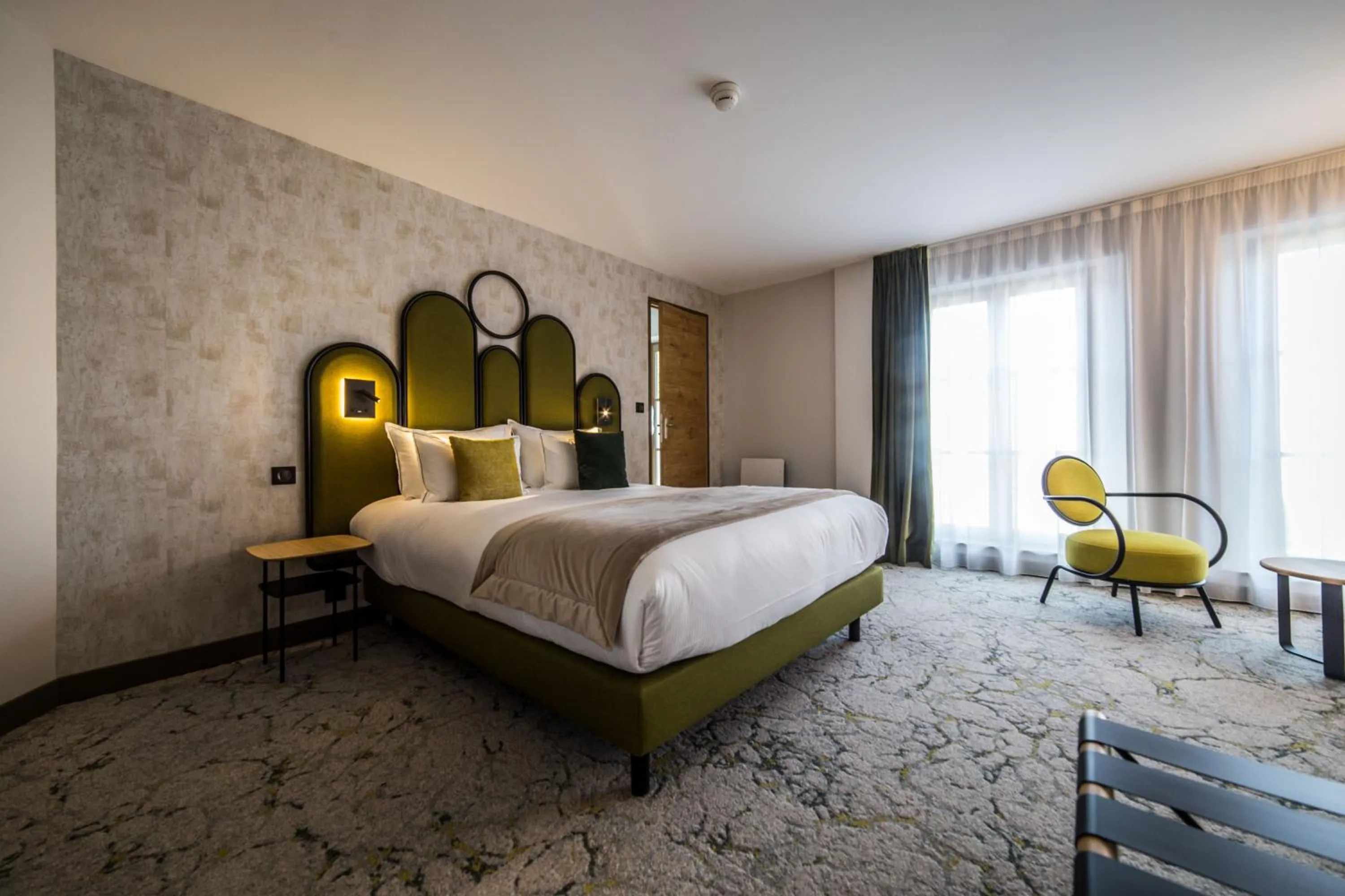 Bed in Best Western Le Relais du Vigneron