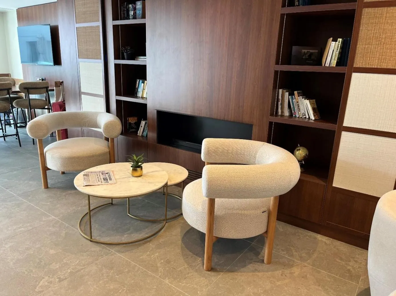 Seating area in Hôtel Le Yachtman, The Originals Collection