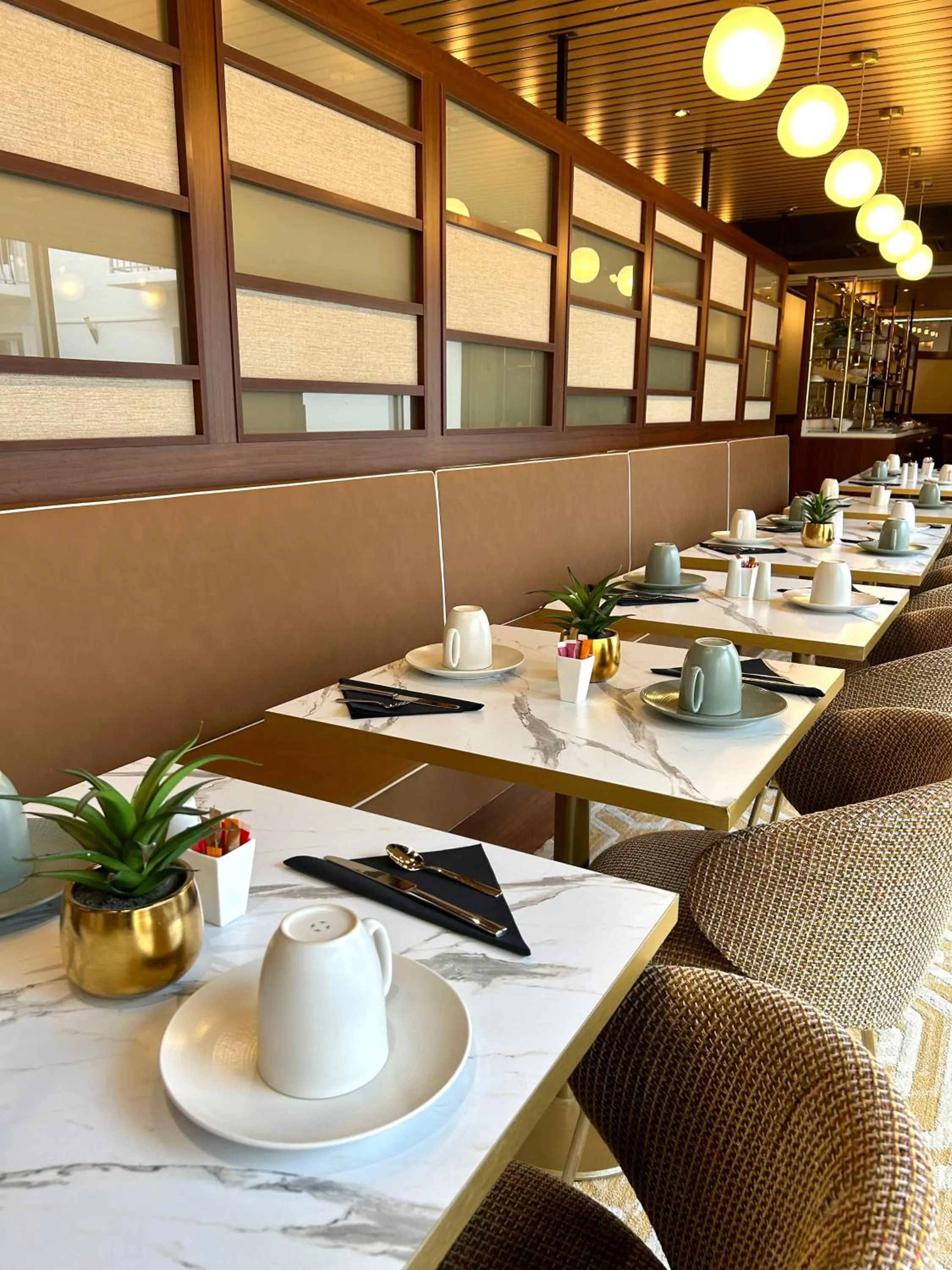 Food and drinks in Hôtel Le Yachtman, The Originals Collection