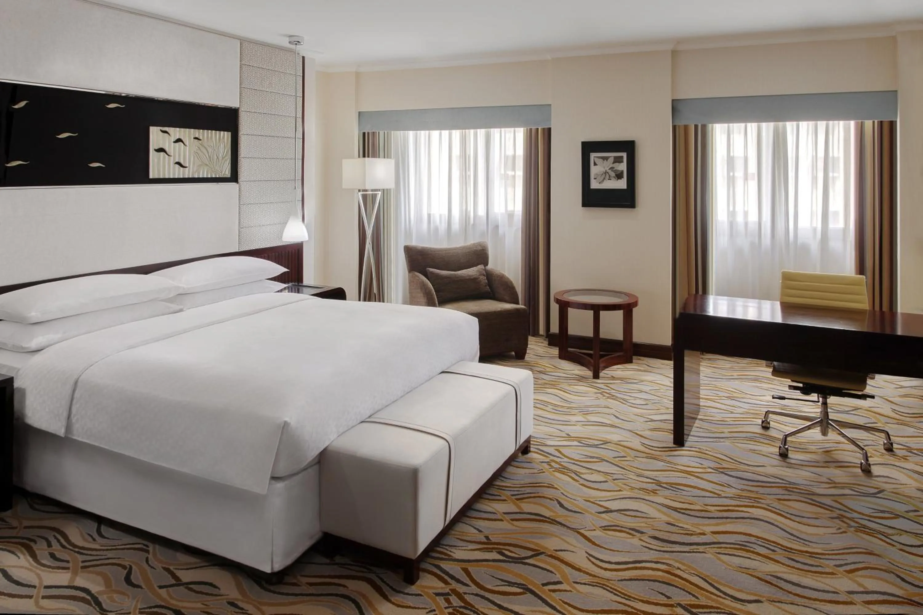 Photo of the whole room, Bed in Four Points By Sheraton Riyadh Khaldia