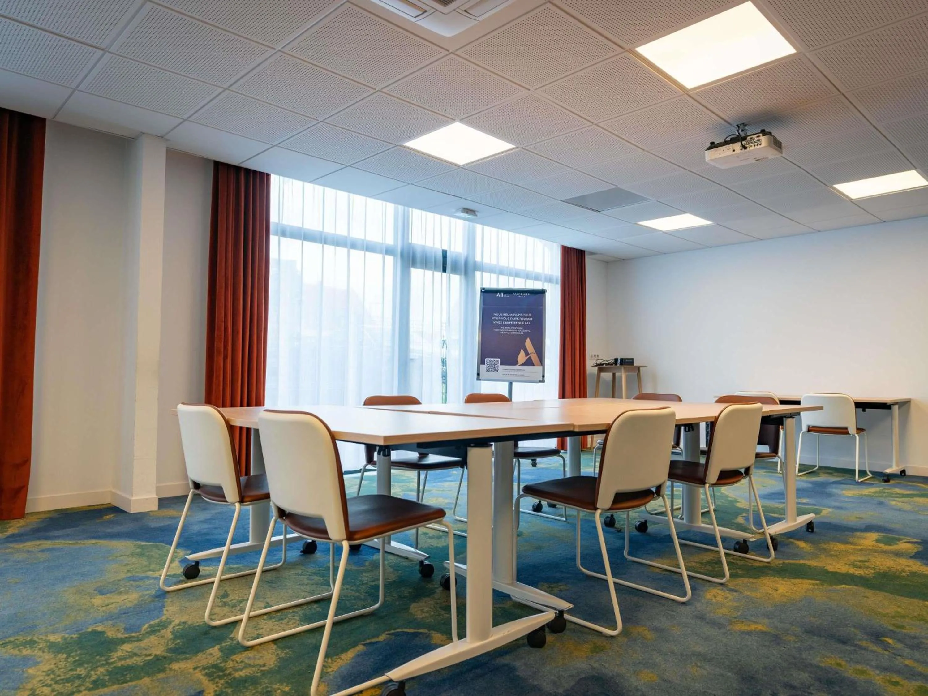 Meeting/conference room in Mercure Saint Omer Centre Gare