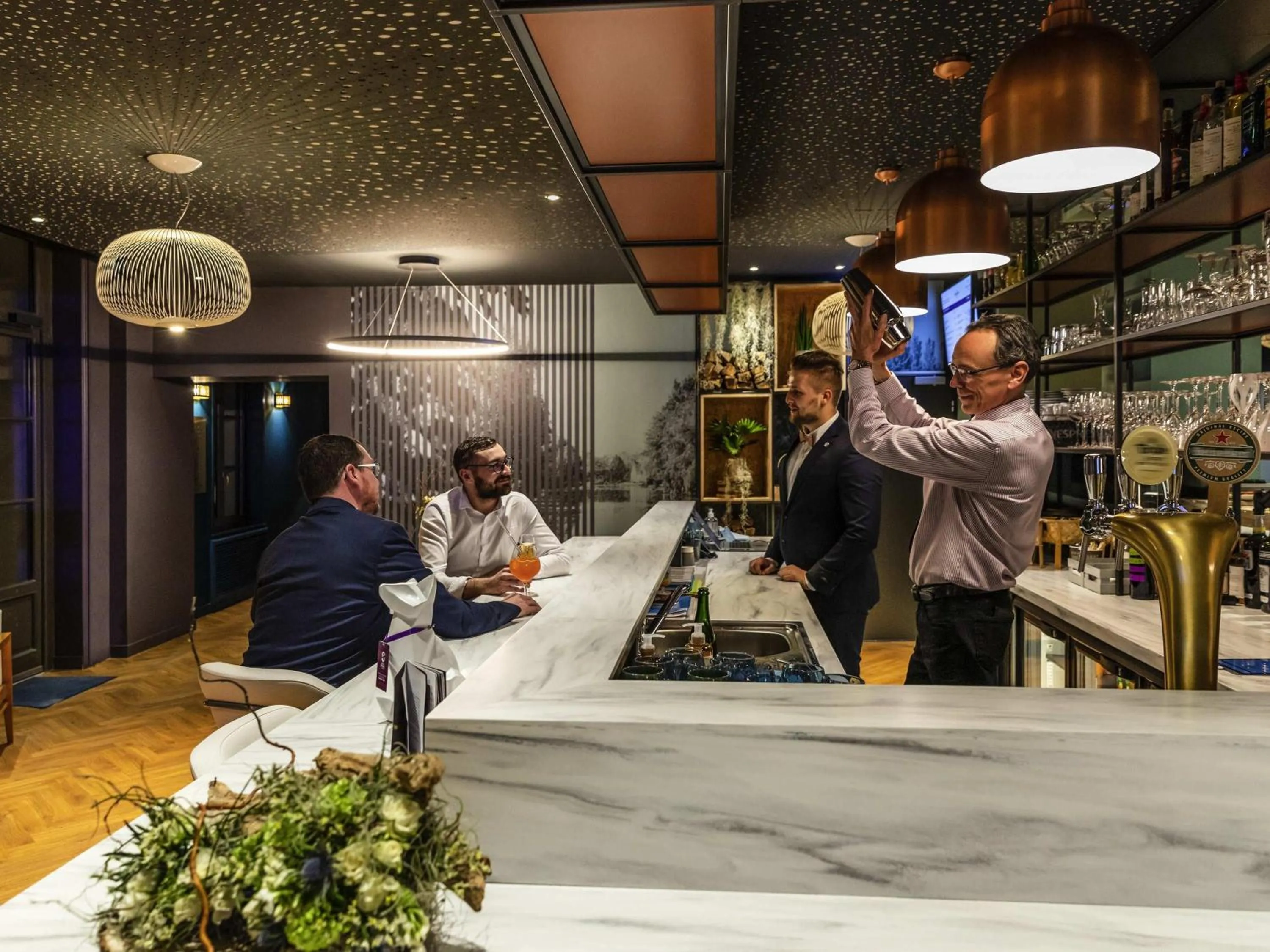 Lounge or bar in Mercure Saint Omer Centre Gare