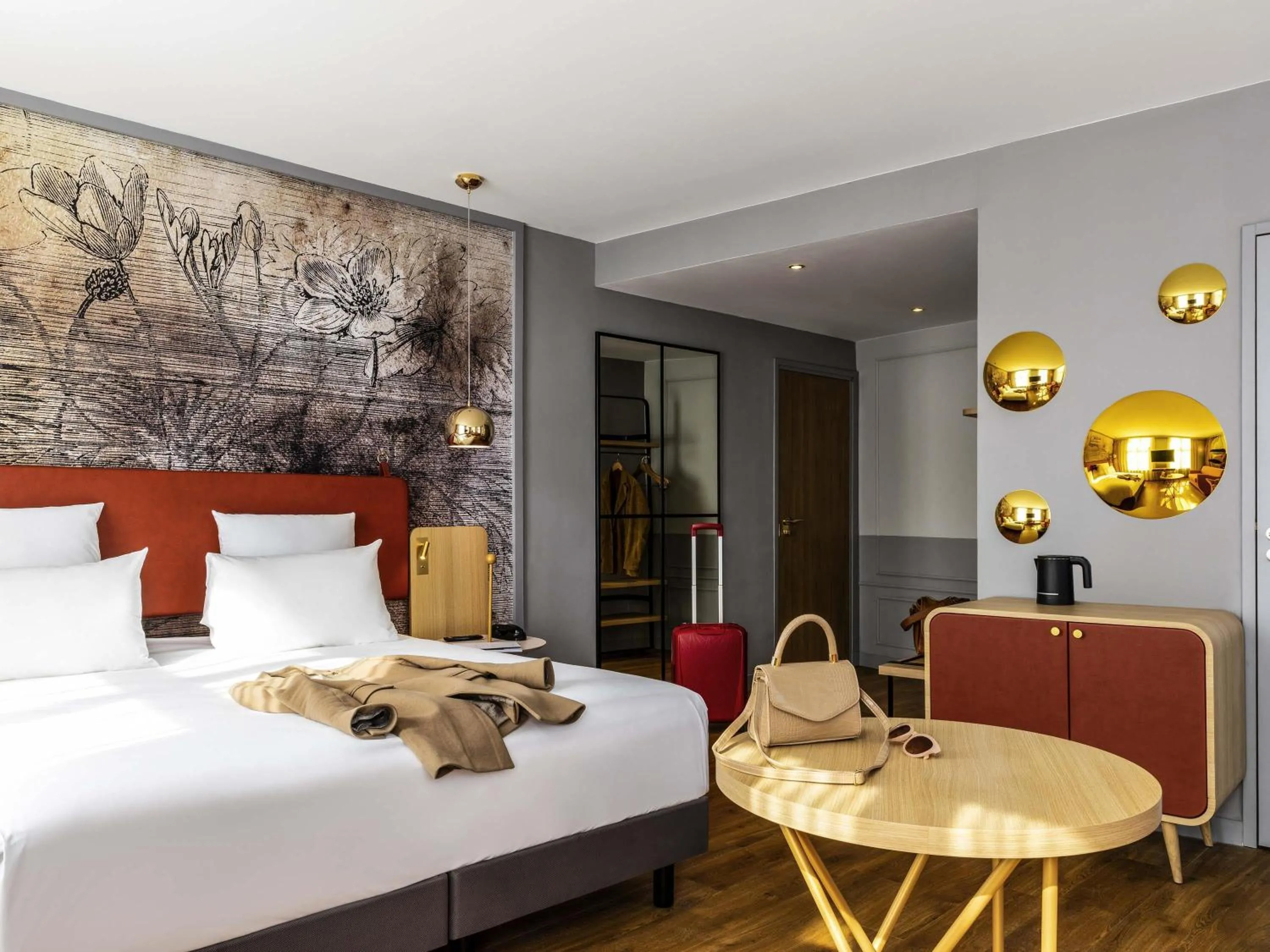 Photo of the whole room, Bed in Mercure Saint Omer Centre Gare