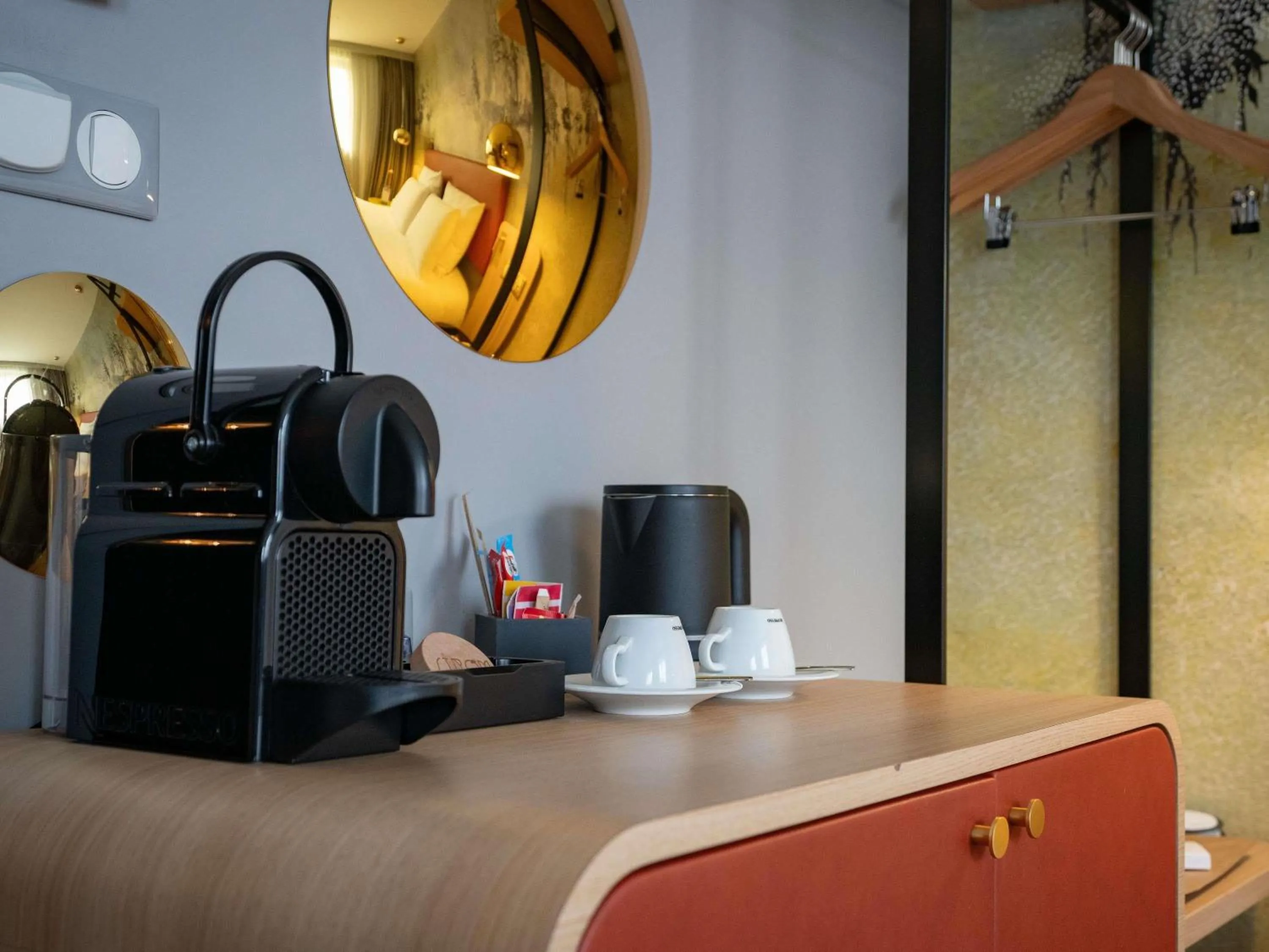 Bedroom in Mercure Saint Omer Centre Gare