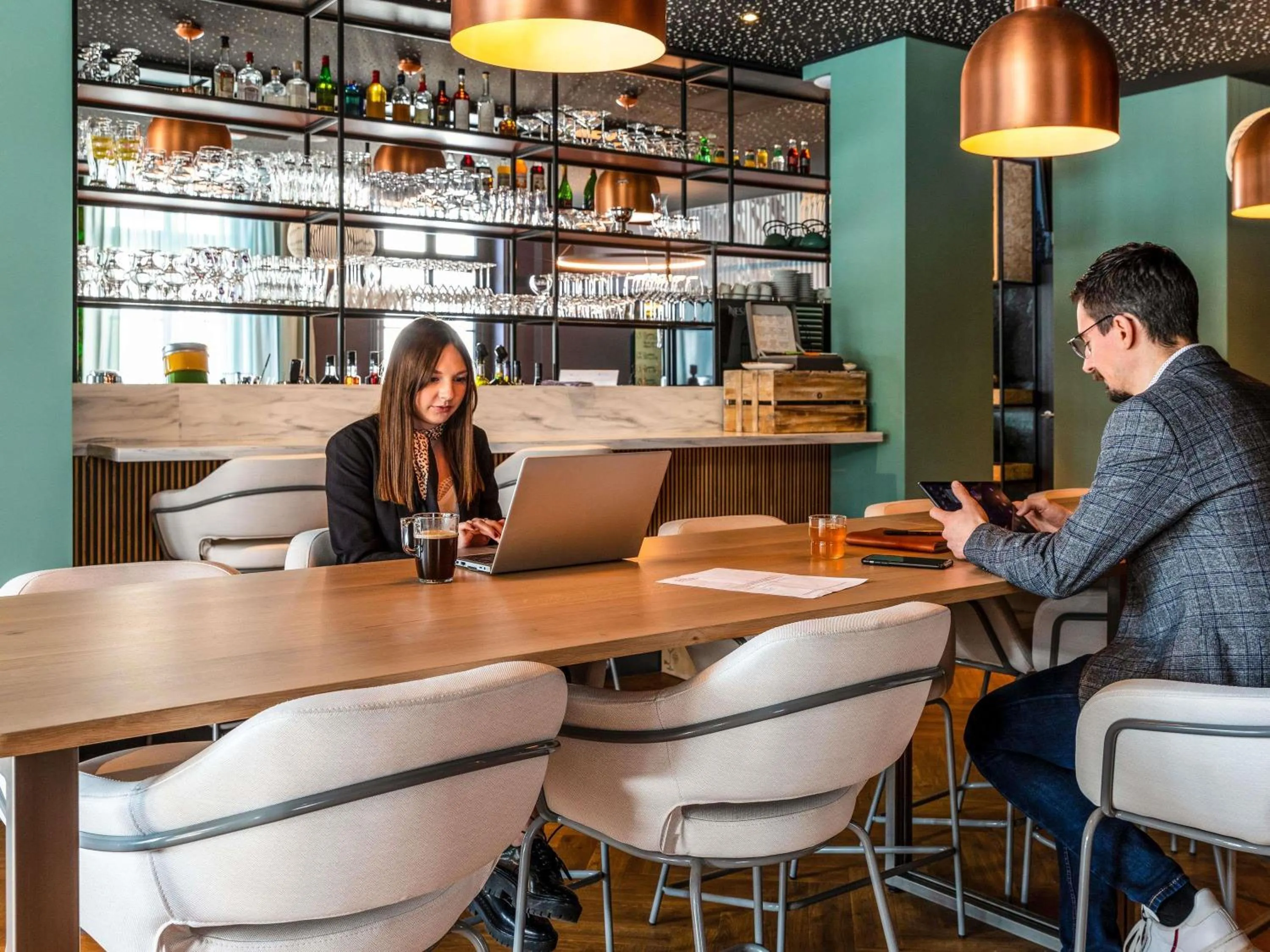 Restaurant/places to eat in Mercure Saint Omer Centre Gare