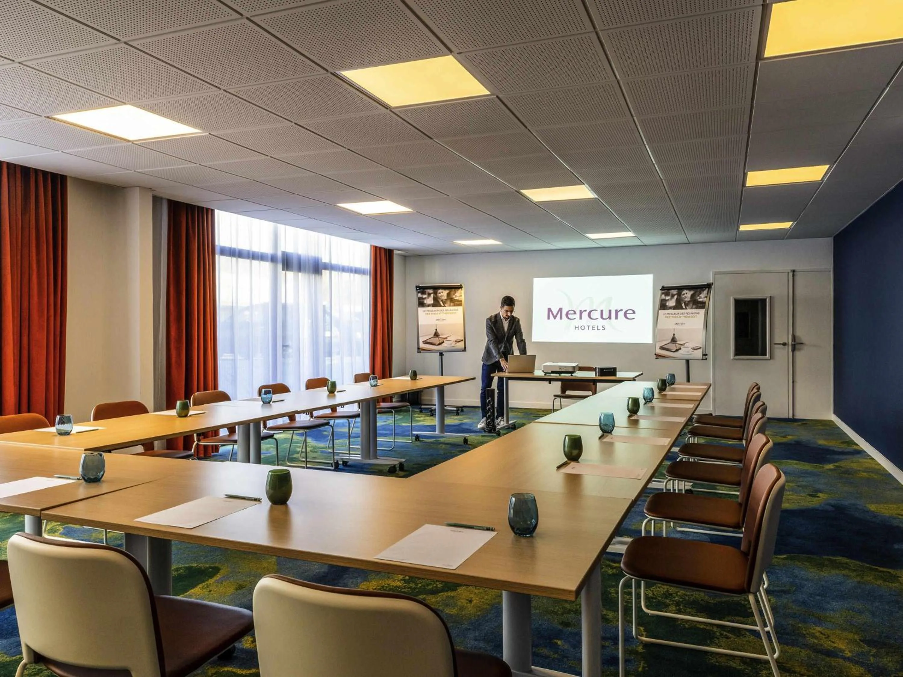 Meeting/conference room in Mercure Saint Omer Centre Gare