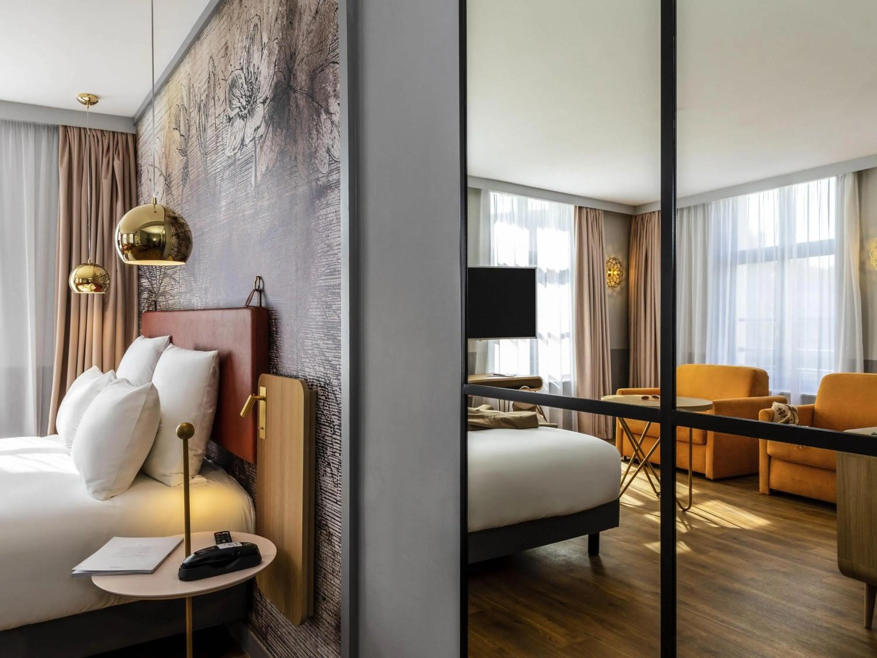 Bedroom in Mercure Saint Omer Centre Gare