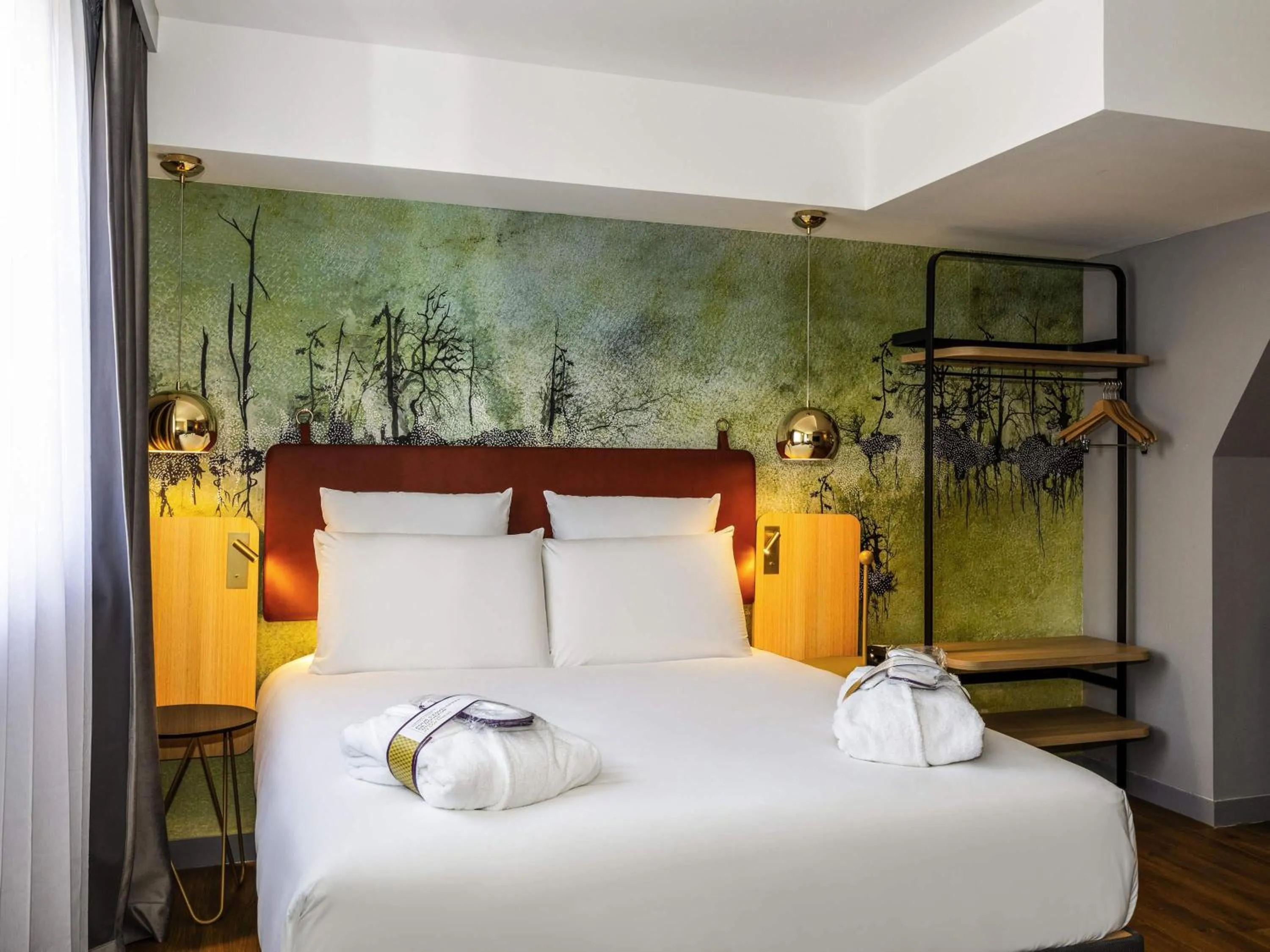 Bedroom, Bed in Mercure Saint Omer Centre Gare