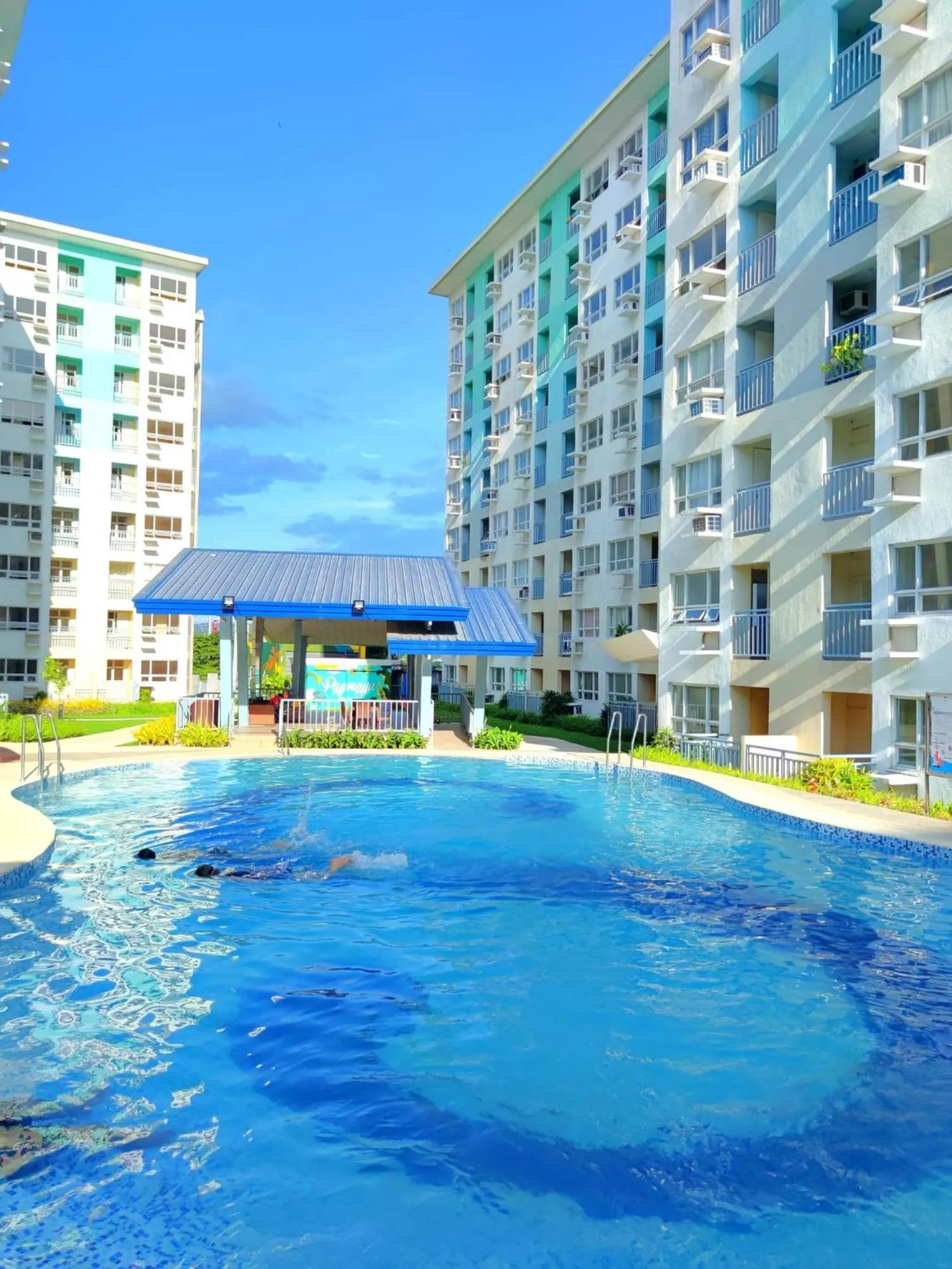 Swimming pool in Davao Condo 2BR Pool Wifi Netflix