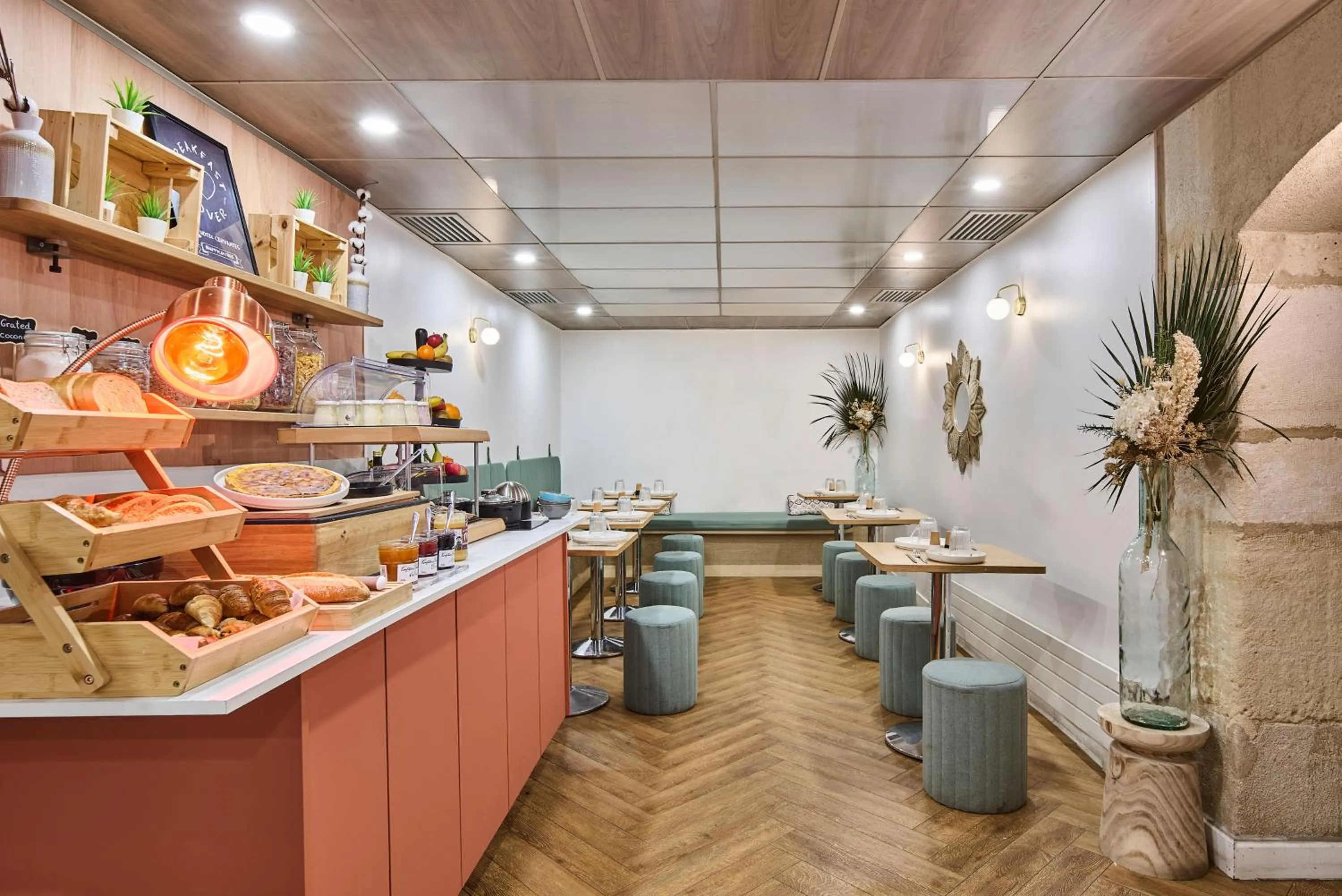 Buffet breakfast in Hotel Cervantes by Happyculture