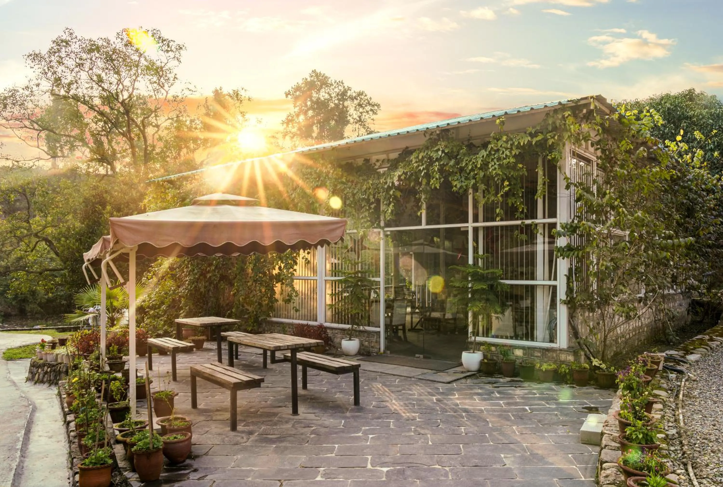 Restaurant/places to eat in The Sylvan Retreat