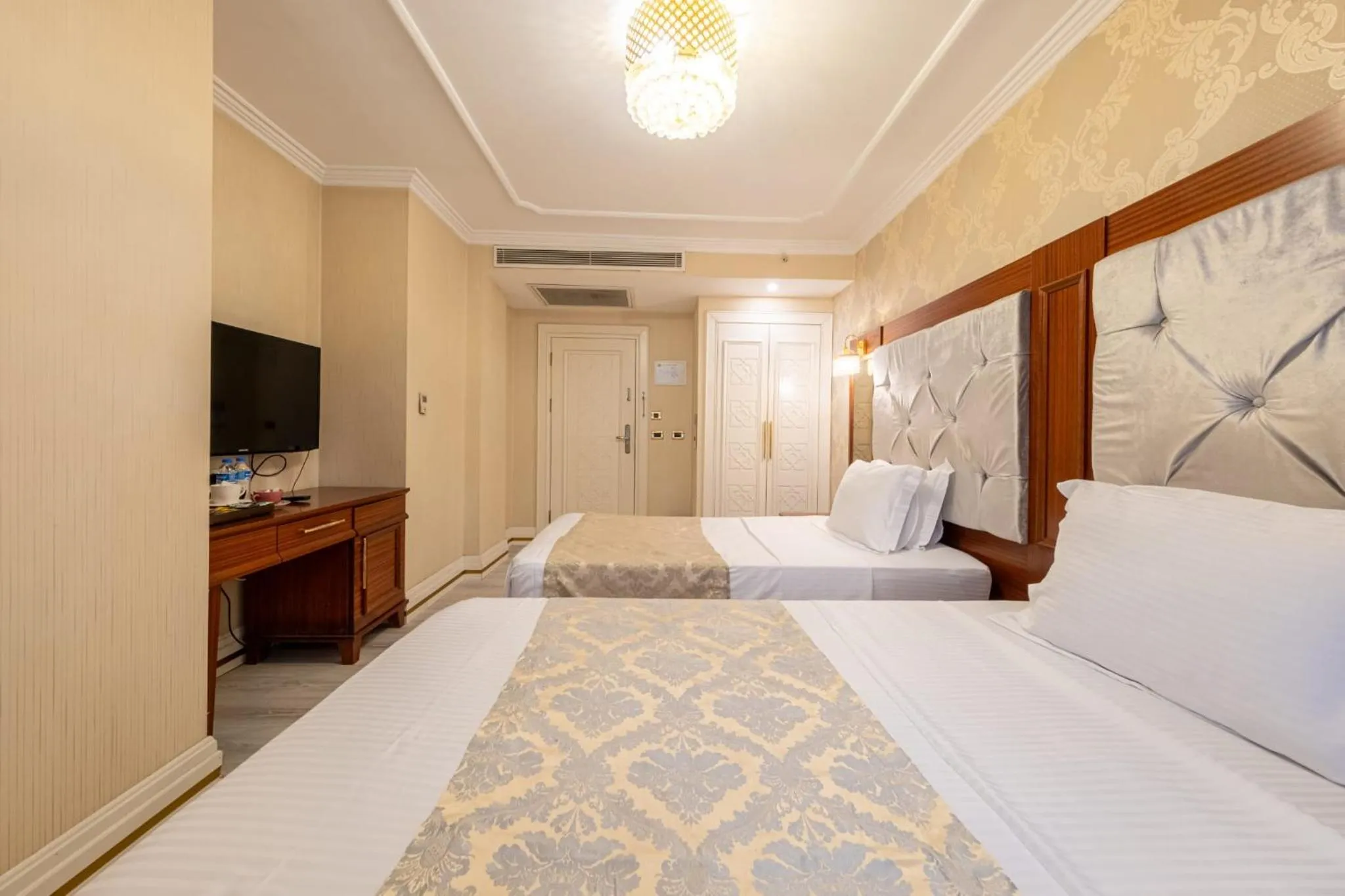 Bed in Myy Boutique Hotel