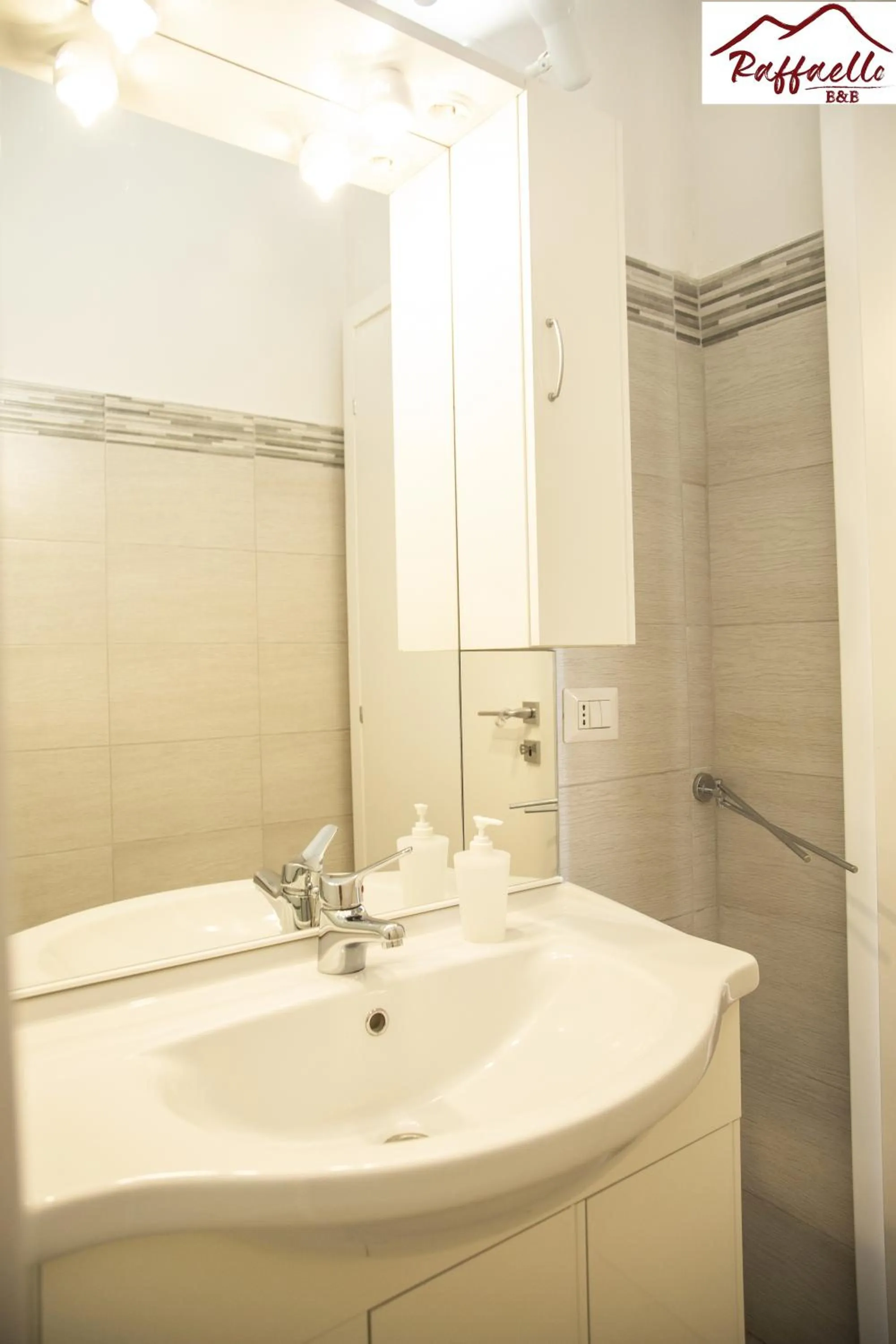 Bathroom in B & B Raffaello