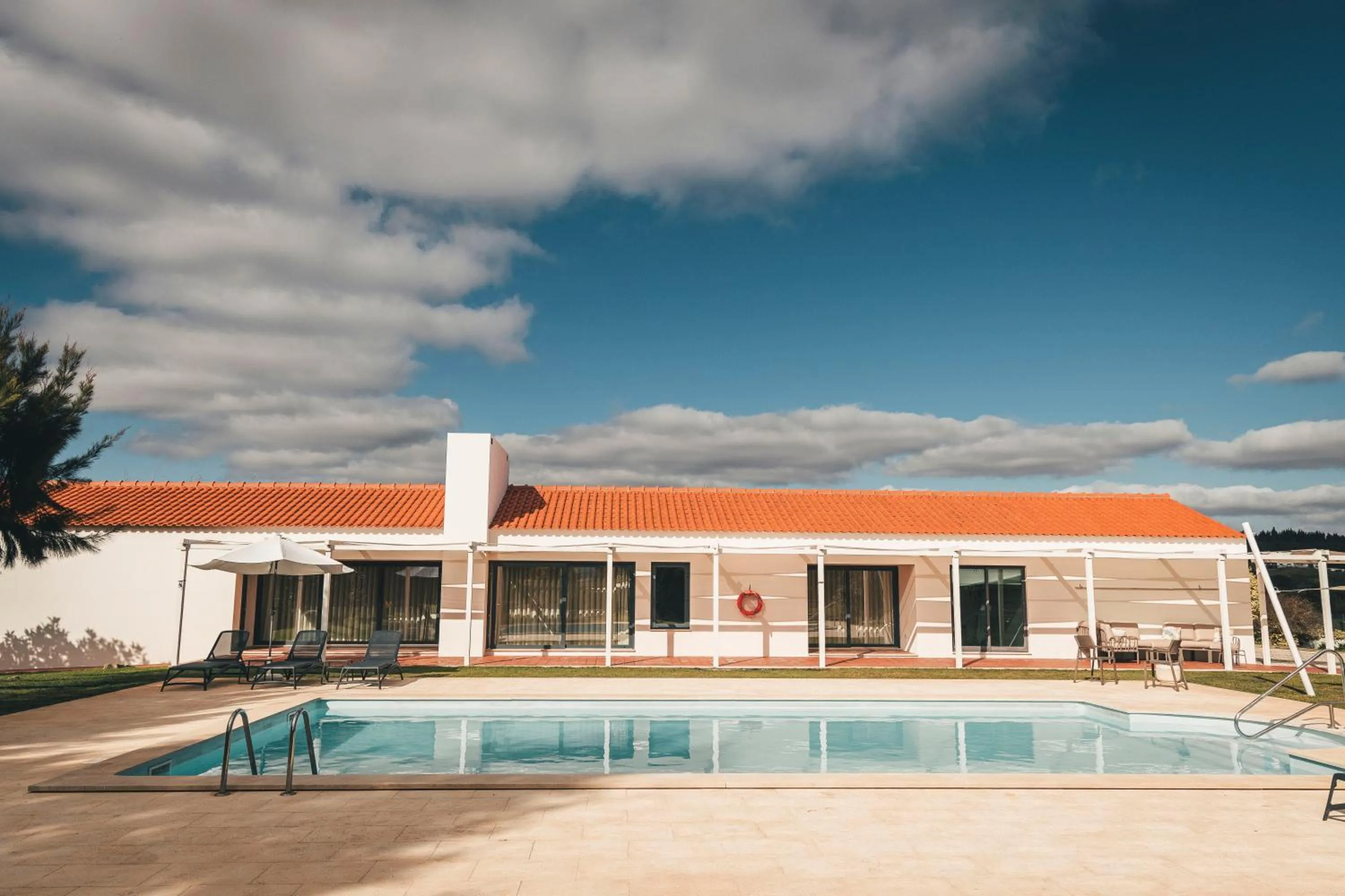 Pool view in Vale Pisco