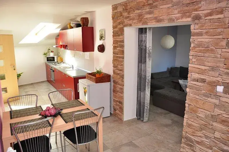 Three-Bedroom Apartment in Penzion Farma Three-Bedroom Apartment in Penzion Farma