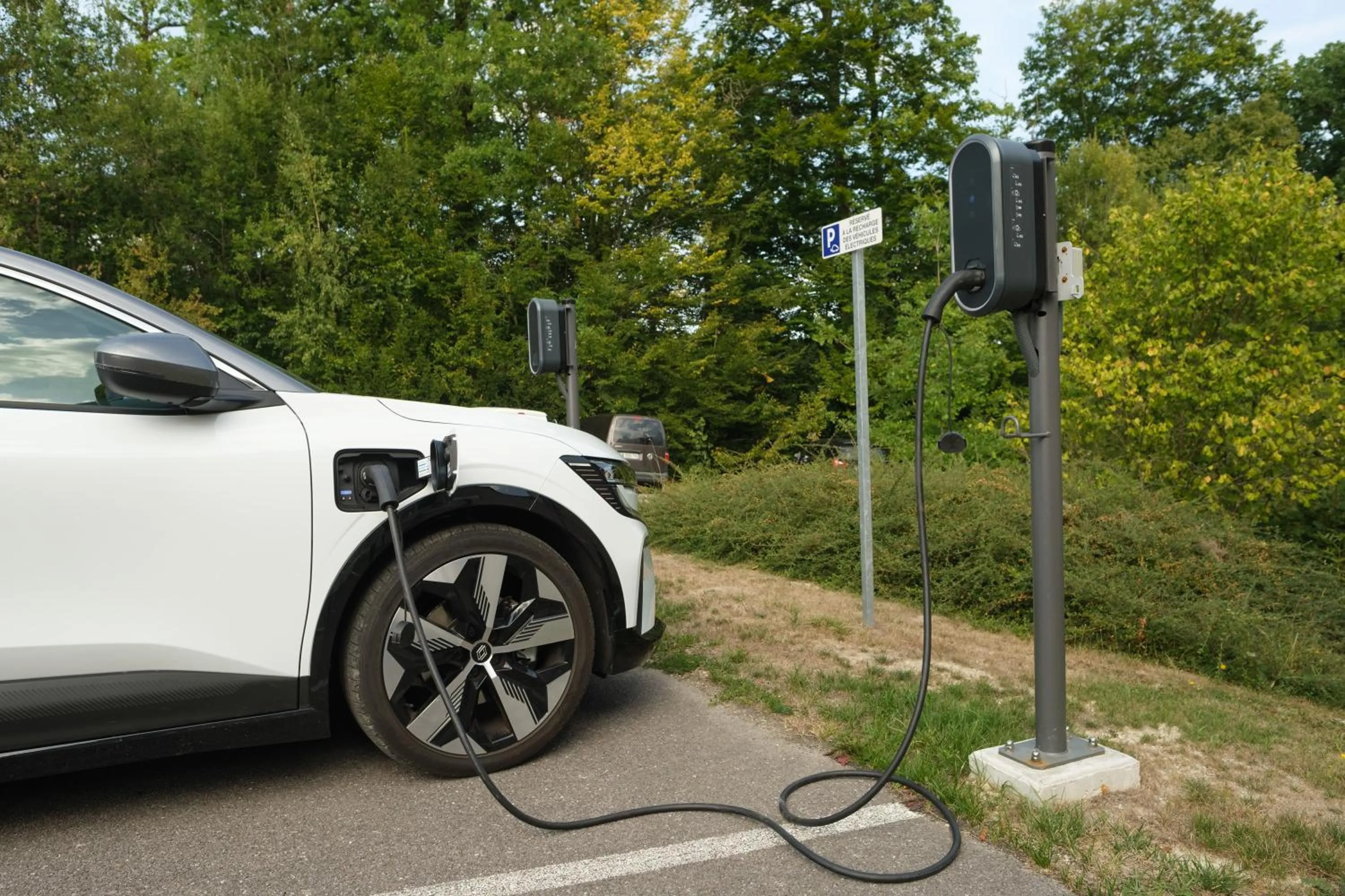 Parking in Logis Hôtel - Restaurant Le Tulipier