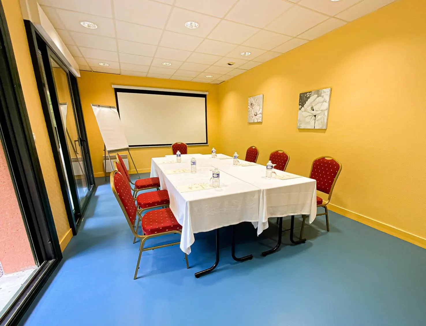 Business facilities in Logis Hôtel - Restaurant Le Tulipier