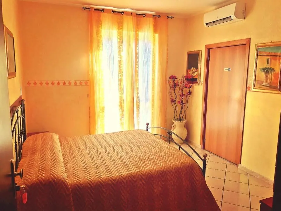 Photo of the whole room, Bed in B&B Da Felice