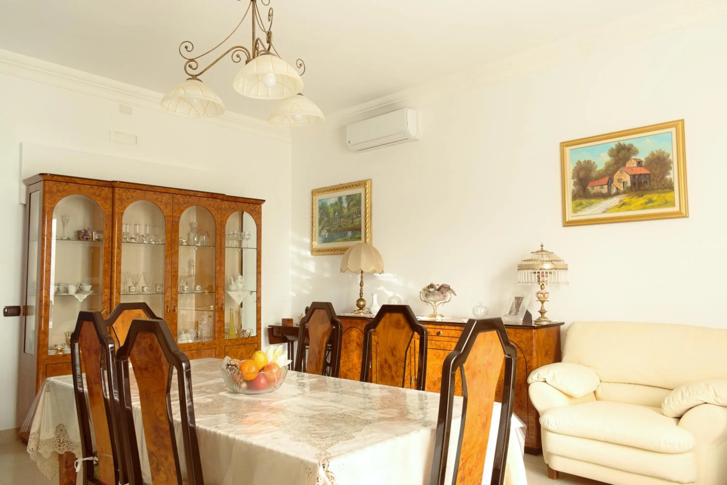 Communal lounge/ TV room in Antico Borgo B&B