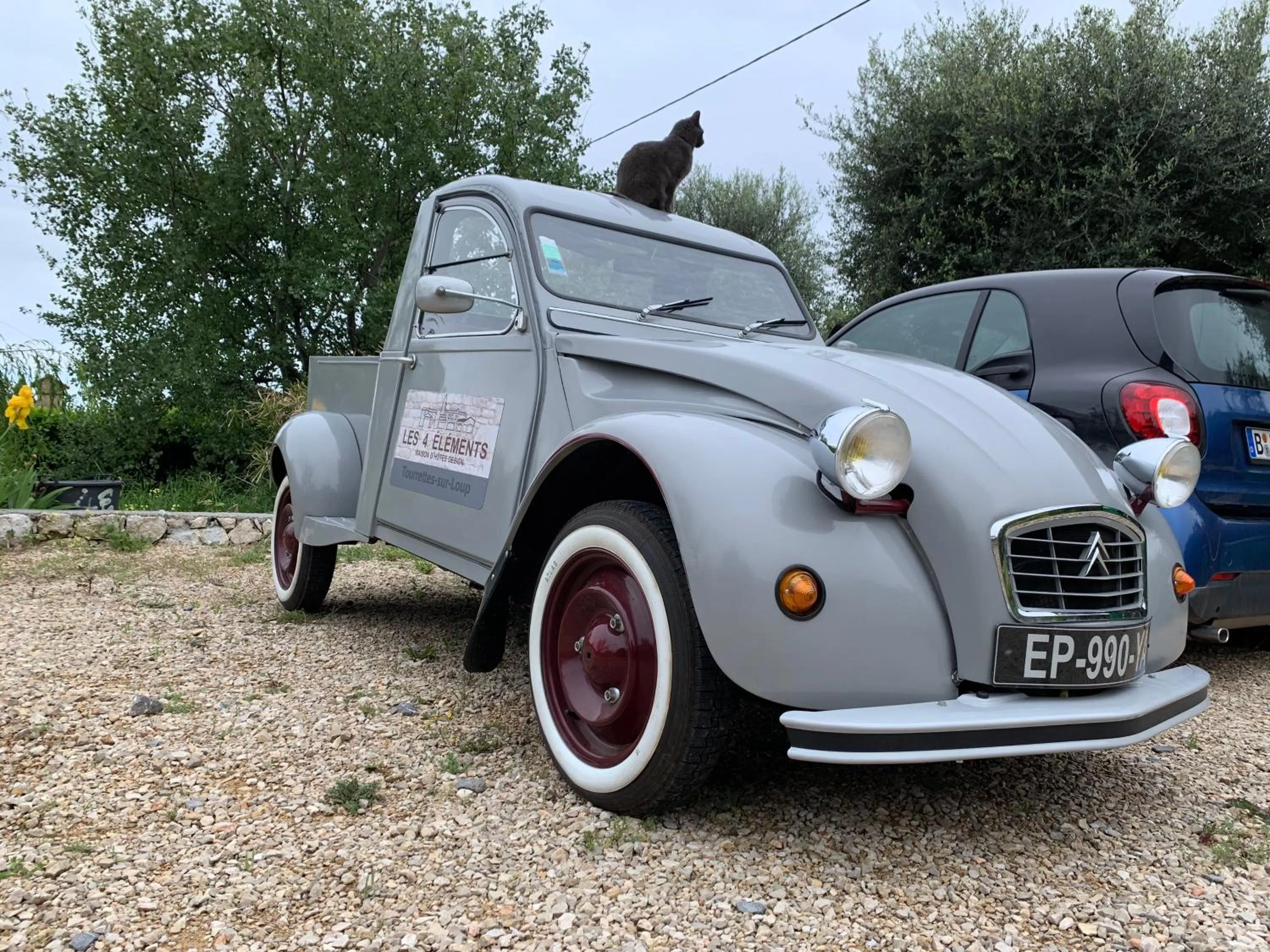 Property logo or sign in Les 4 éléments