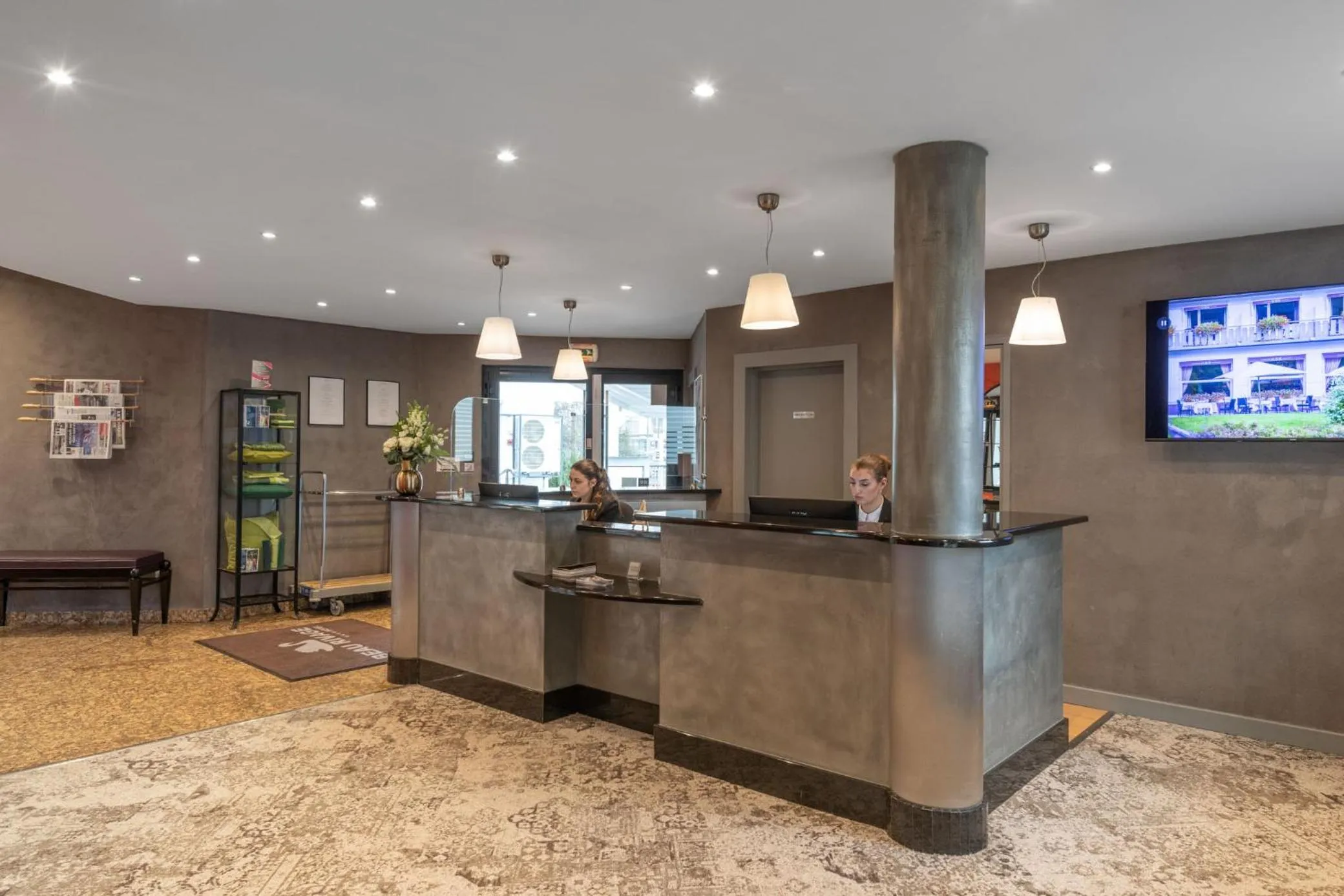 Lobby or reception in Hôtel Beau Rivage