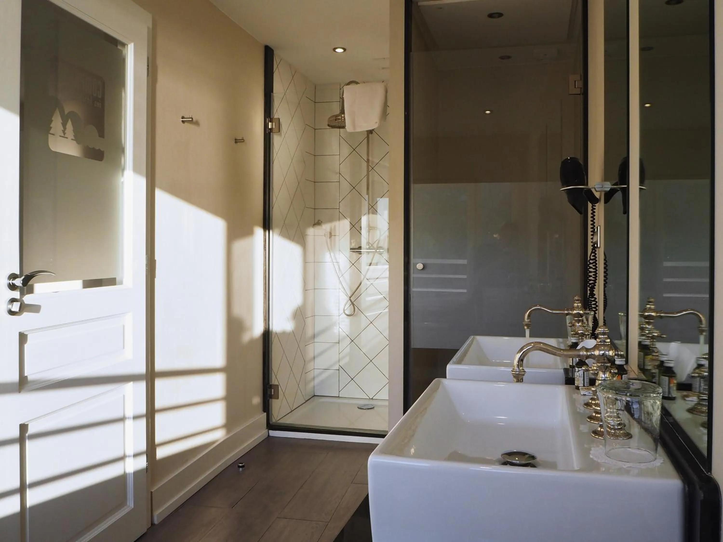 Bathroom in Hôtel Beau Rivage