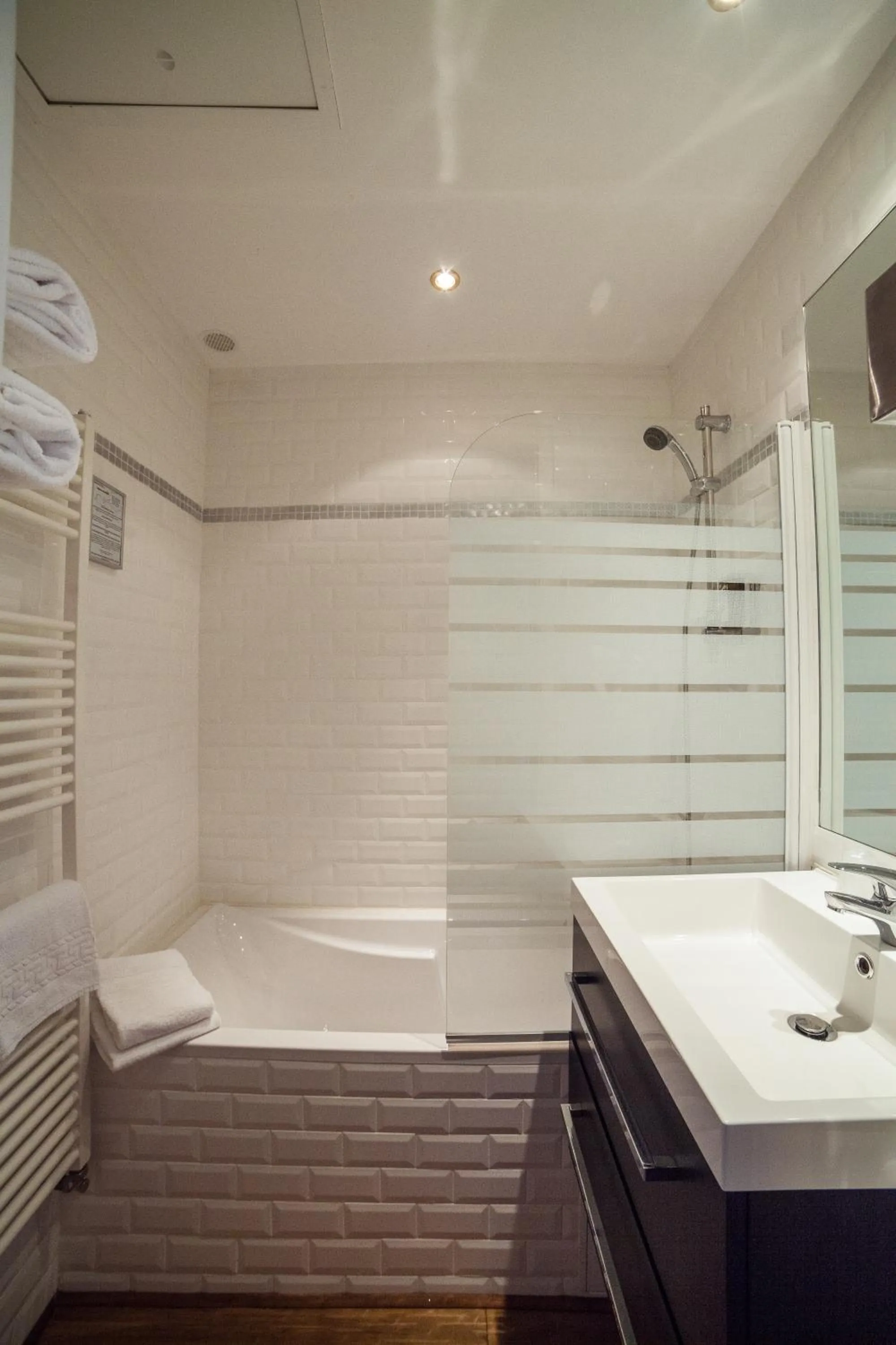 Bathroom in Hôtel Beau Rivage