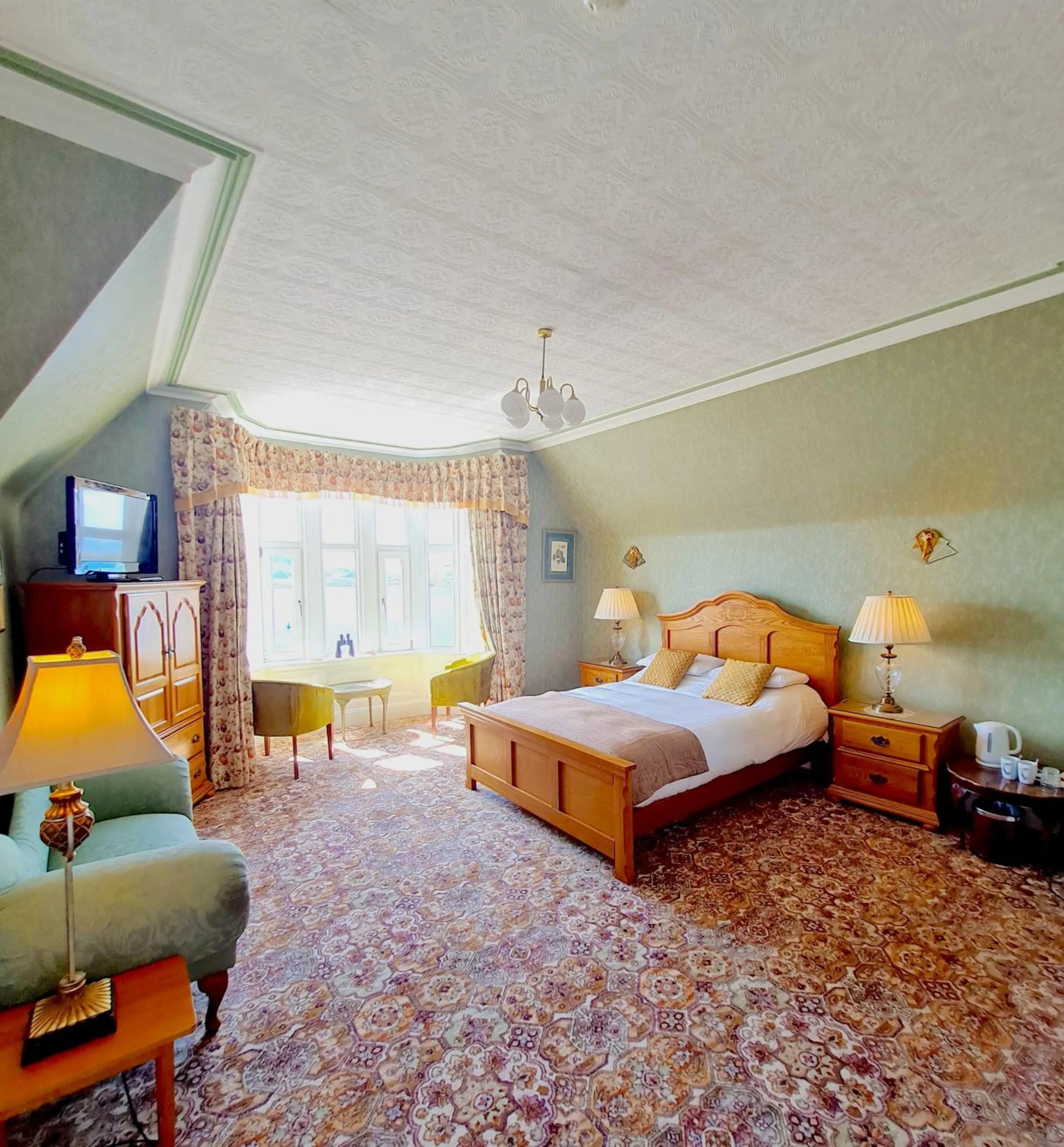 Photo of the whole room, Bed in Corriemar House