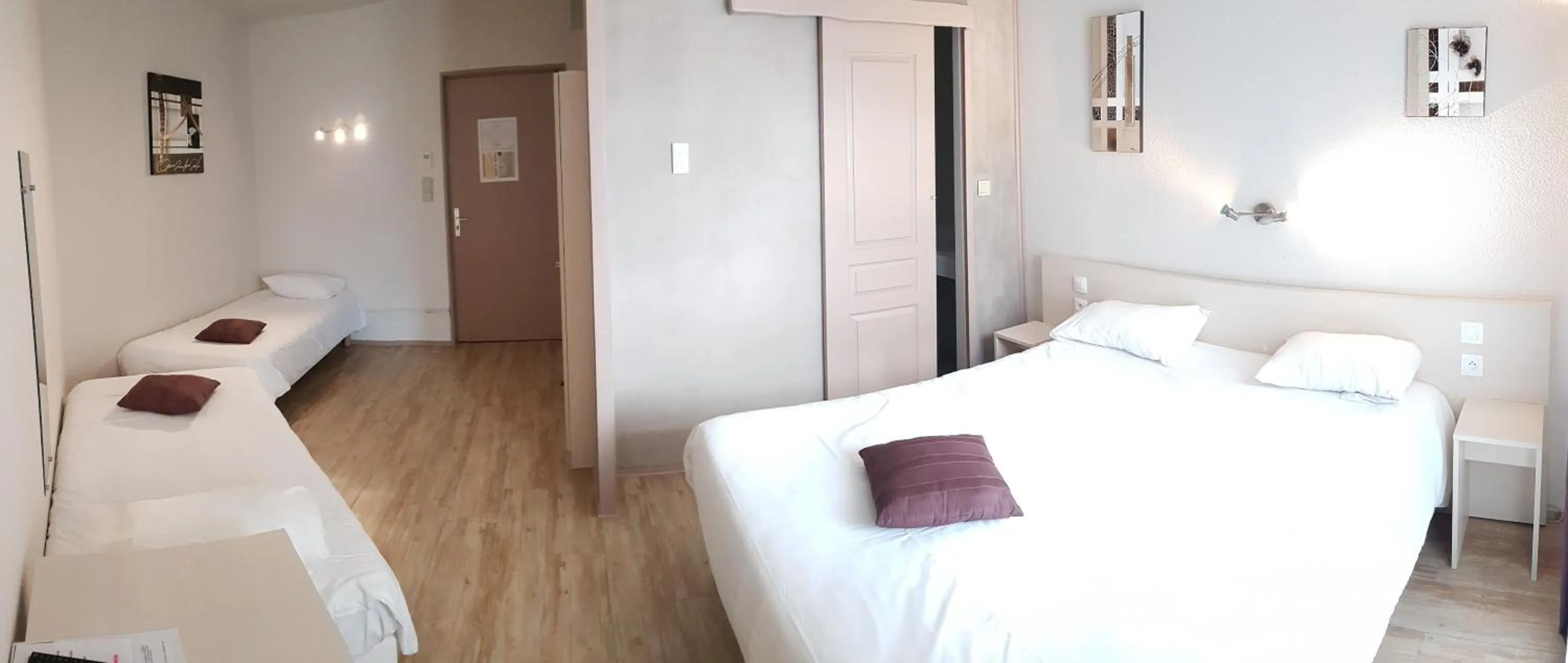 Balcony/Terrace, Bed in Hôtel La Bérangère