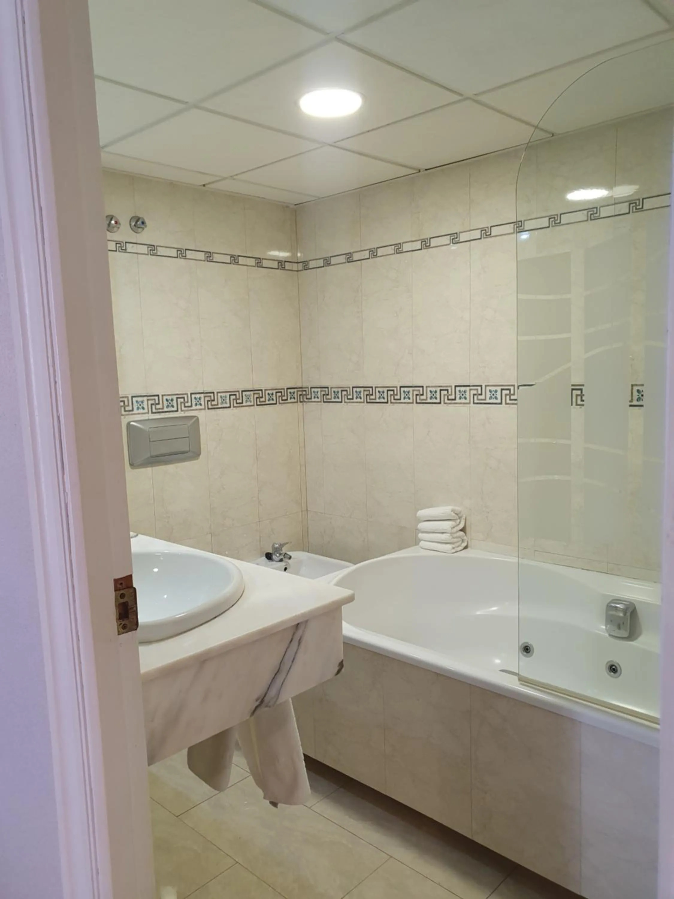 Bathroom in Hotel Polamar