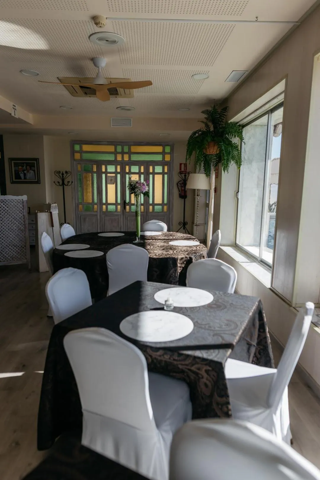 Restaurant/places to eat in Hotel Polamar