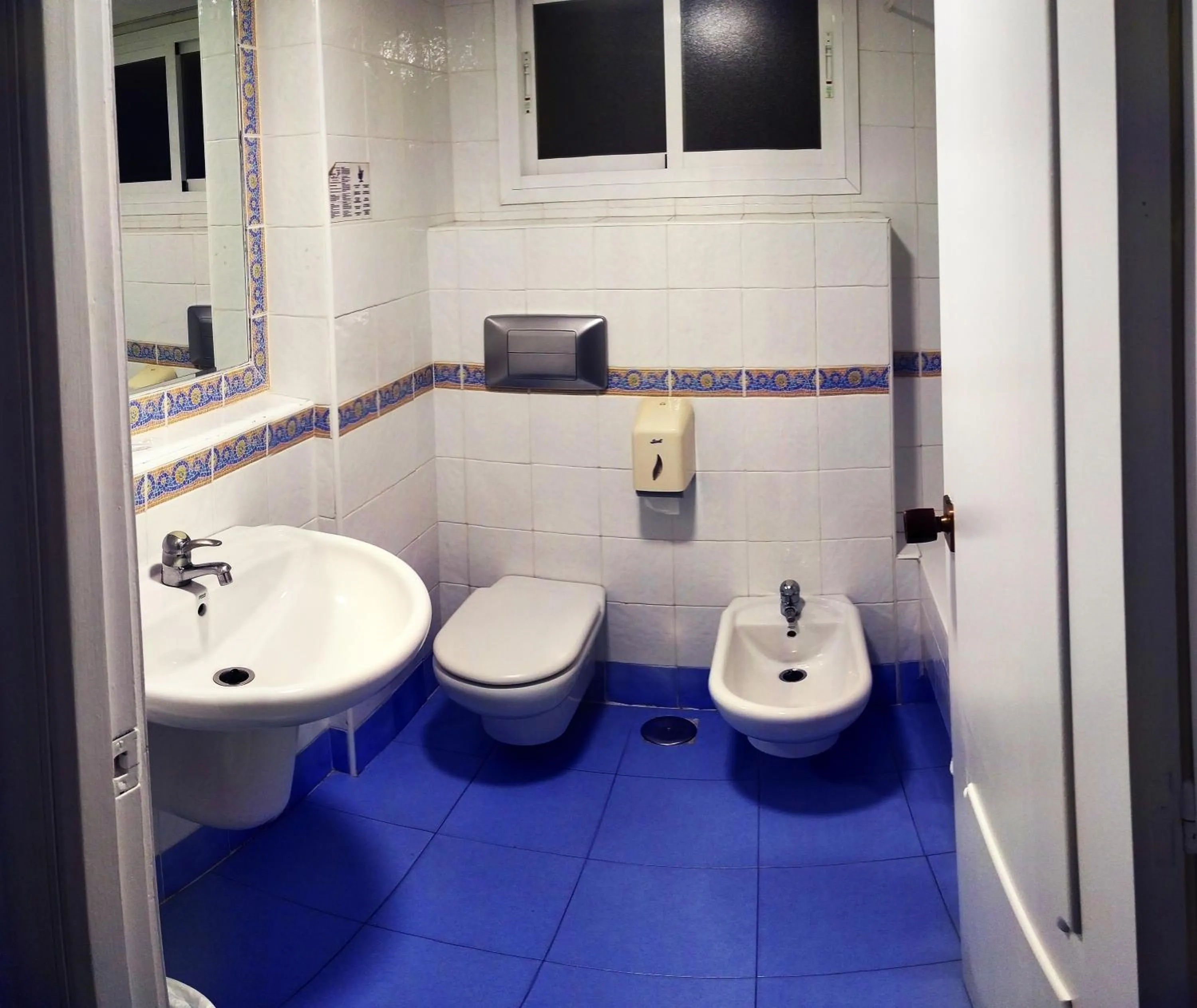 Bathroom in Hotel Polamar