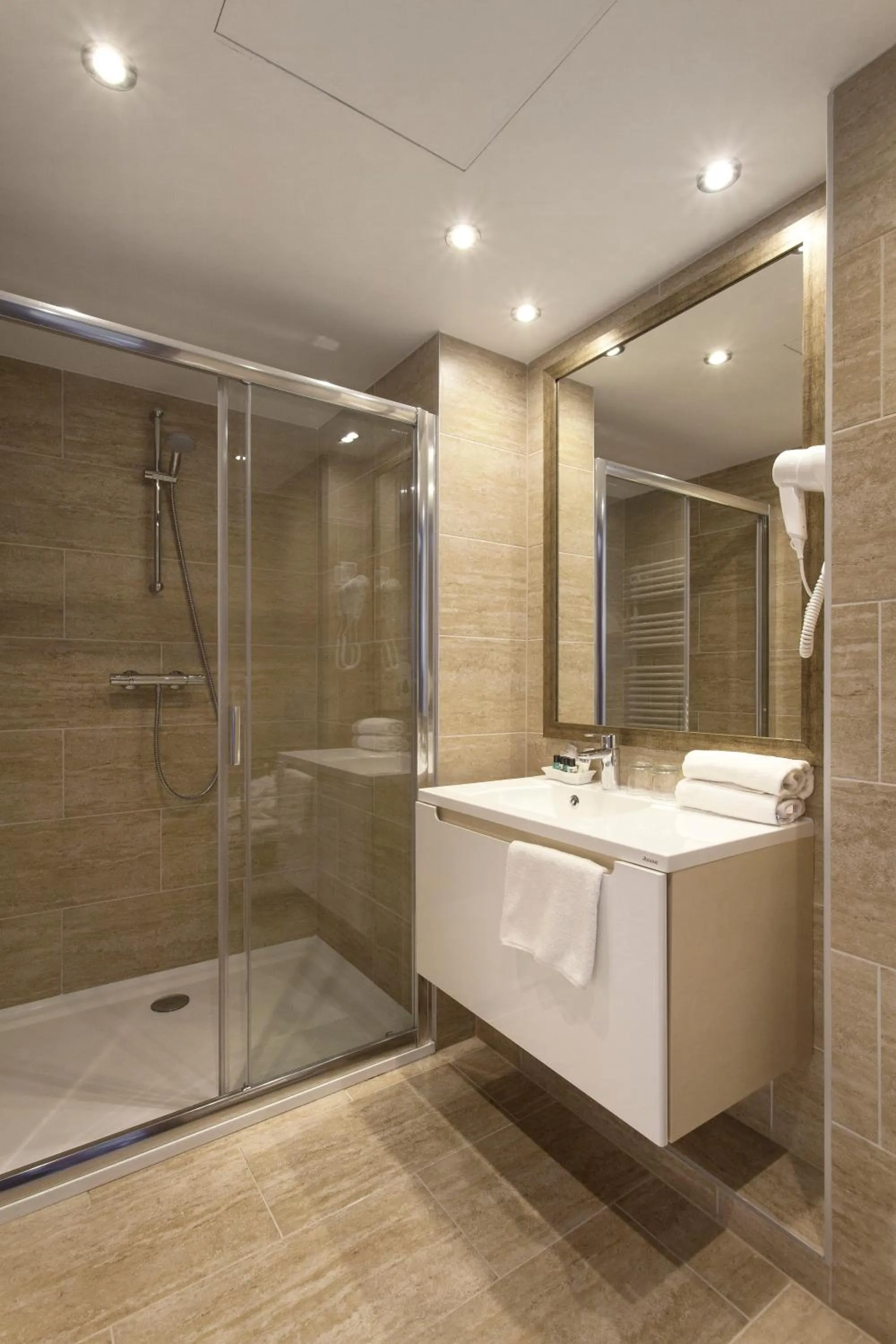 Shower in Bükkös Hotel & Spa