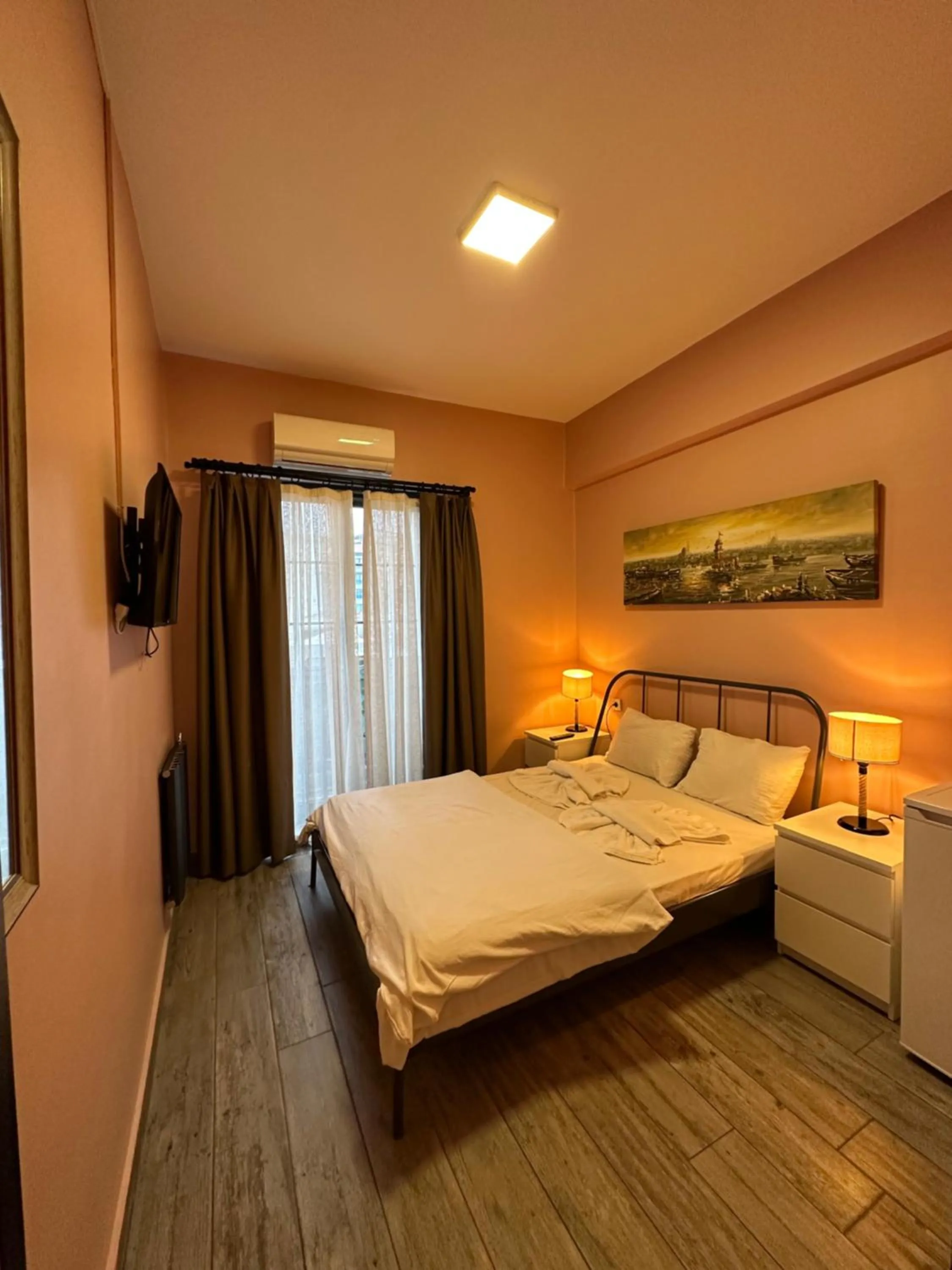 Photo of the whole room, Bed in Archeo