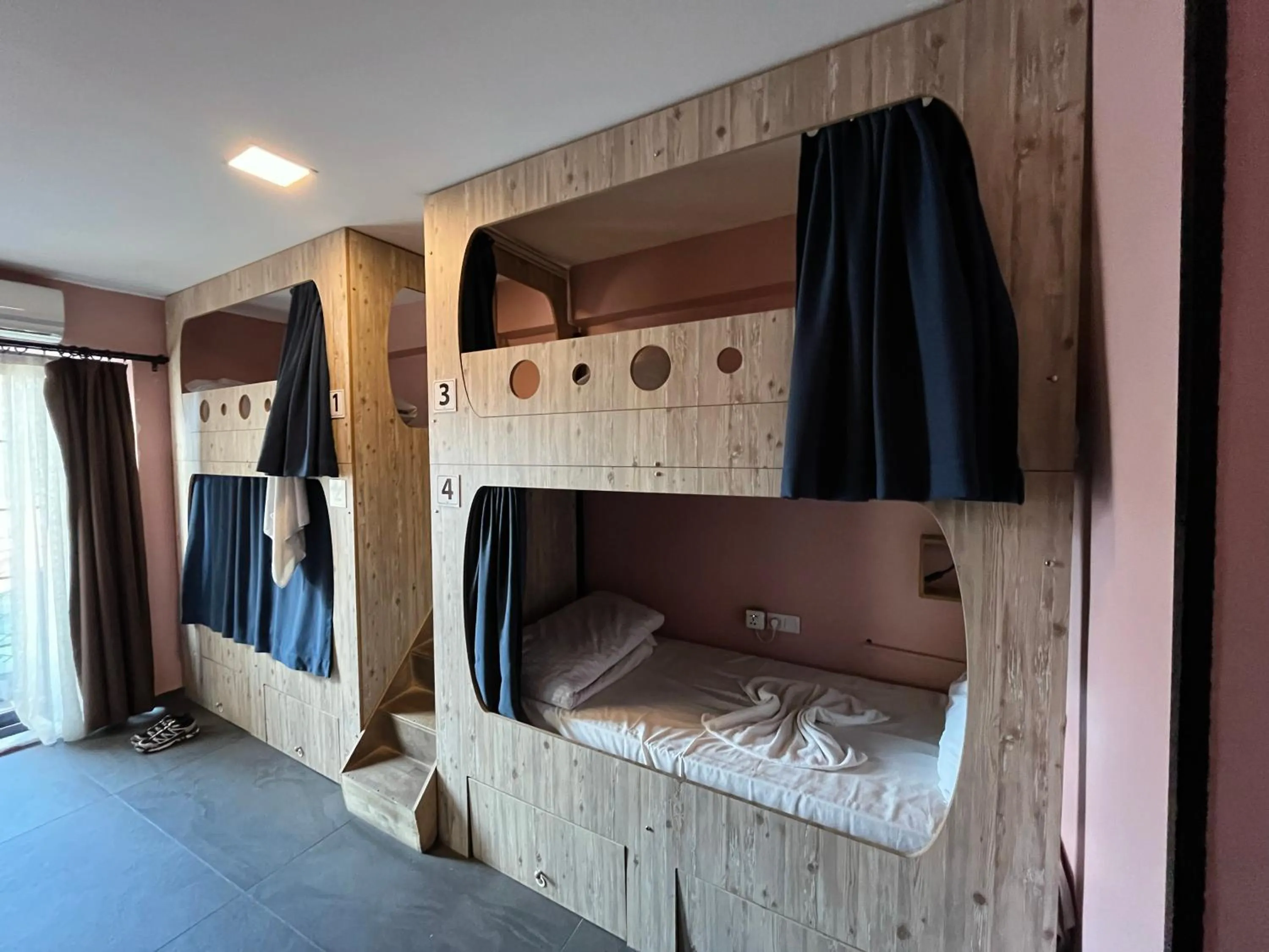 Photo of the whole room, Bed in Archeo