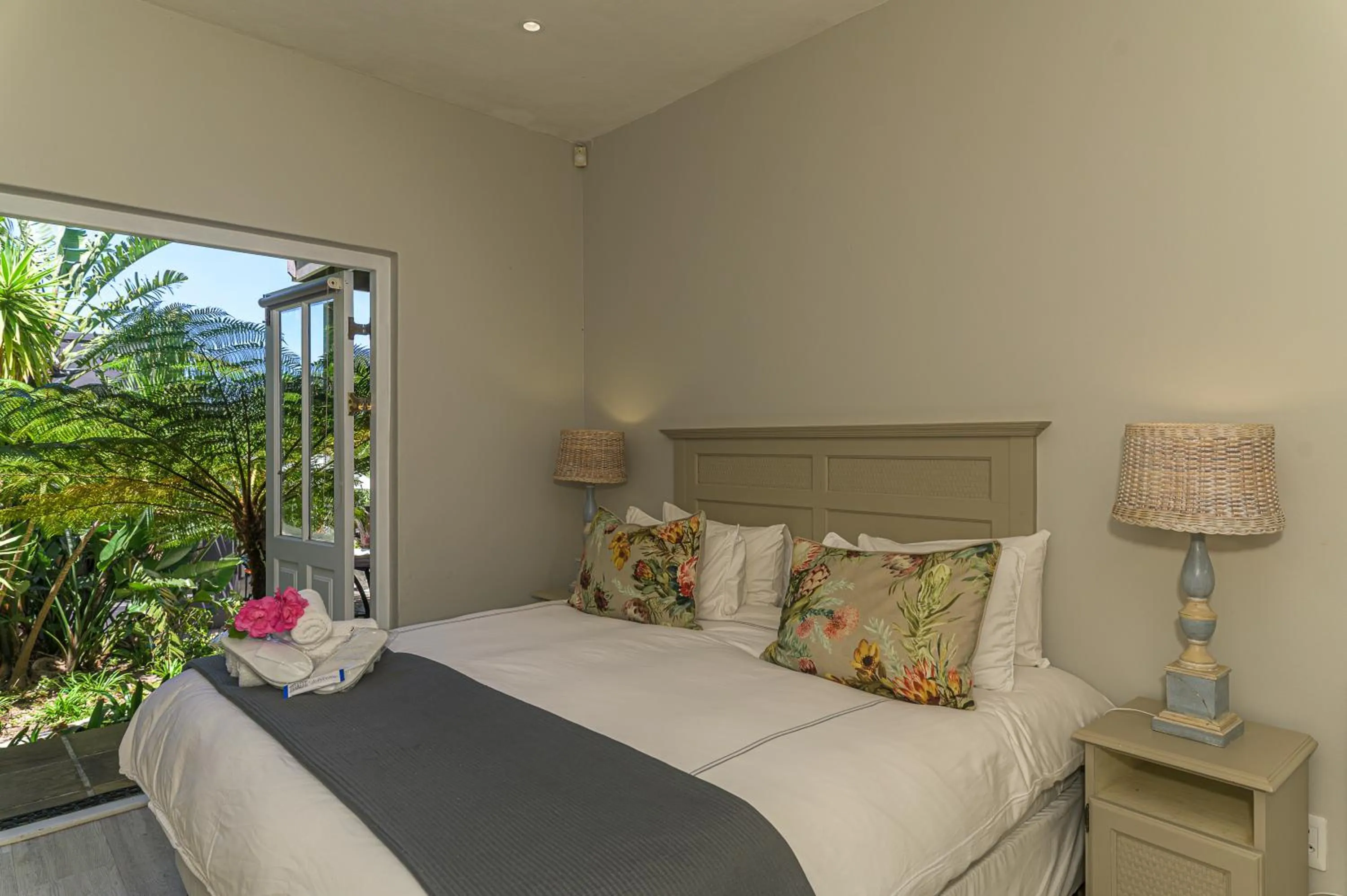 Garden, Bed in Villa Blu Guesthouse