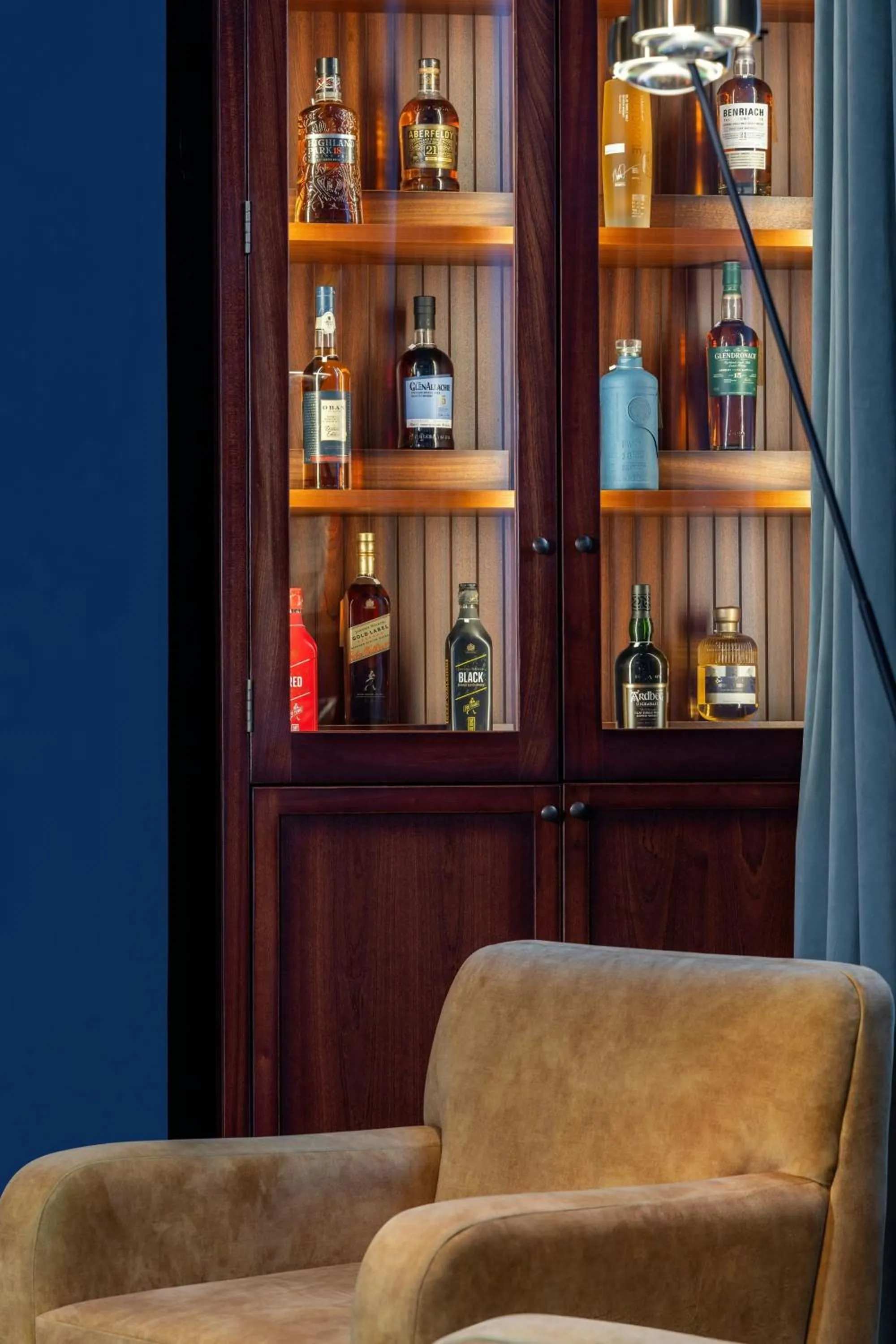 Lounge or bar in Old Town Chambers, Autograph Collection