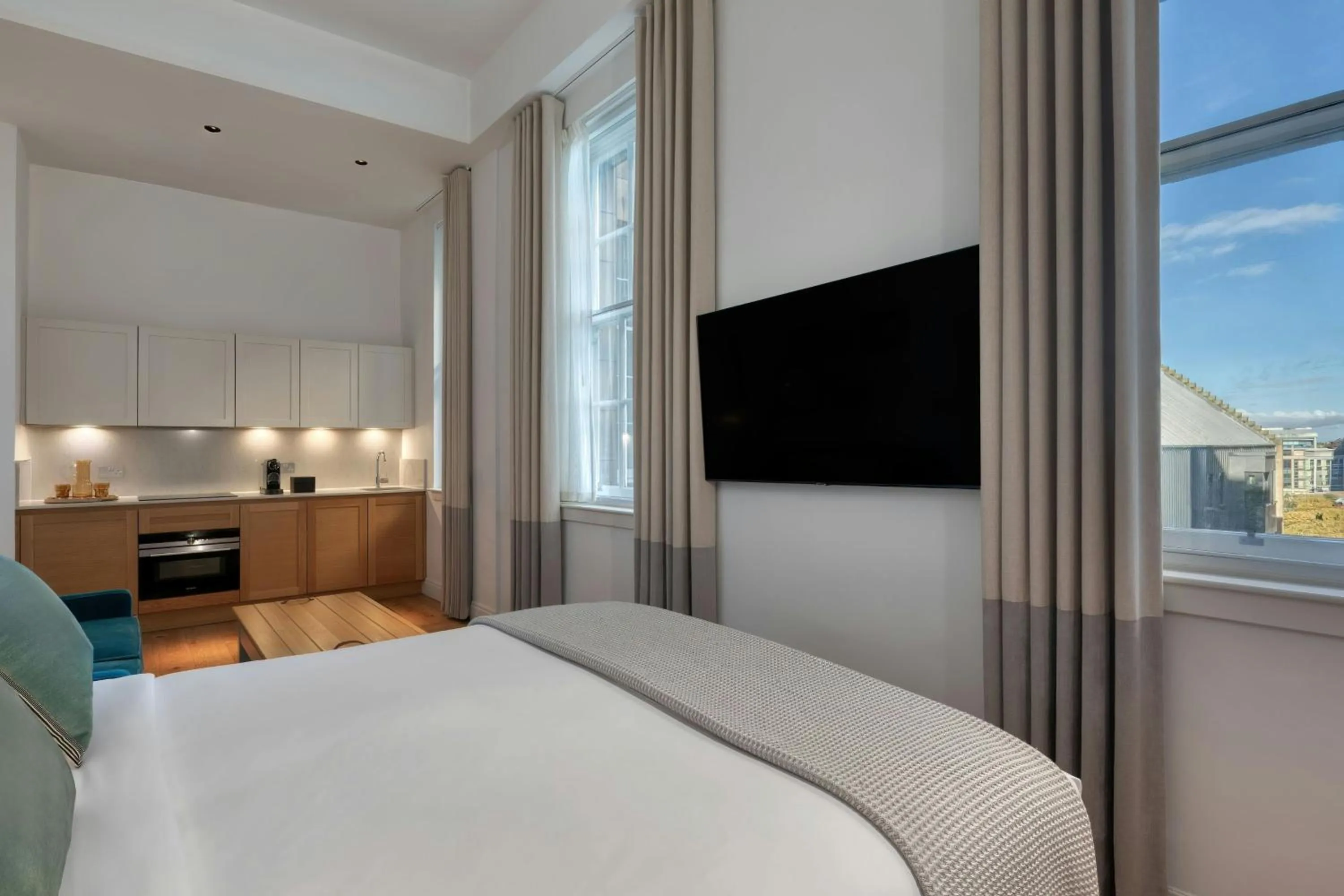 Photo of the whole room, Bed in Old Town Chambers, Autograph Collection