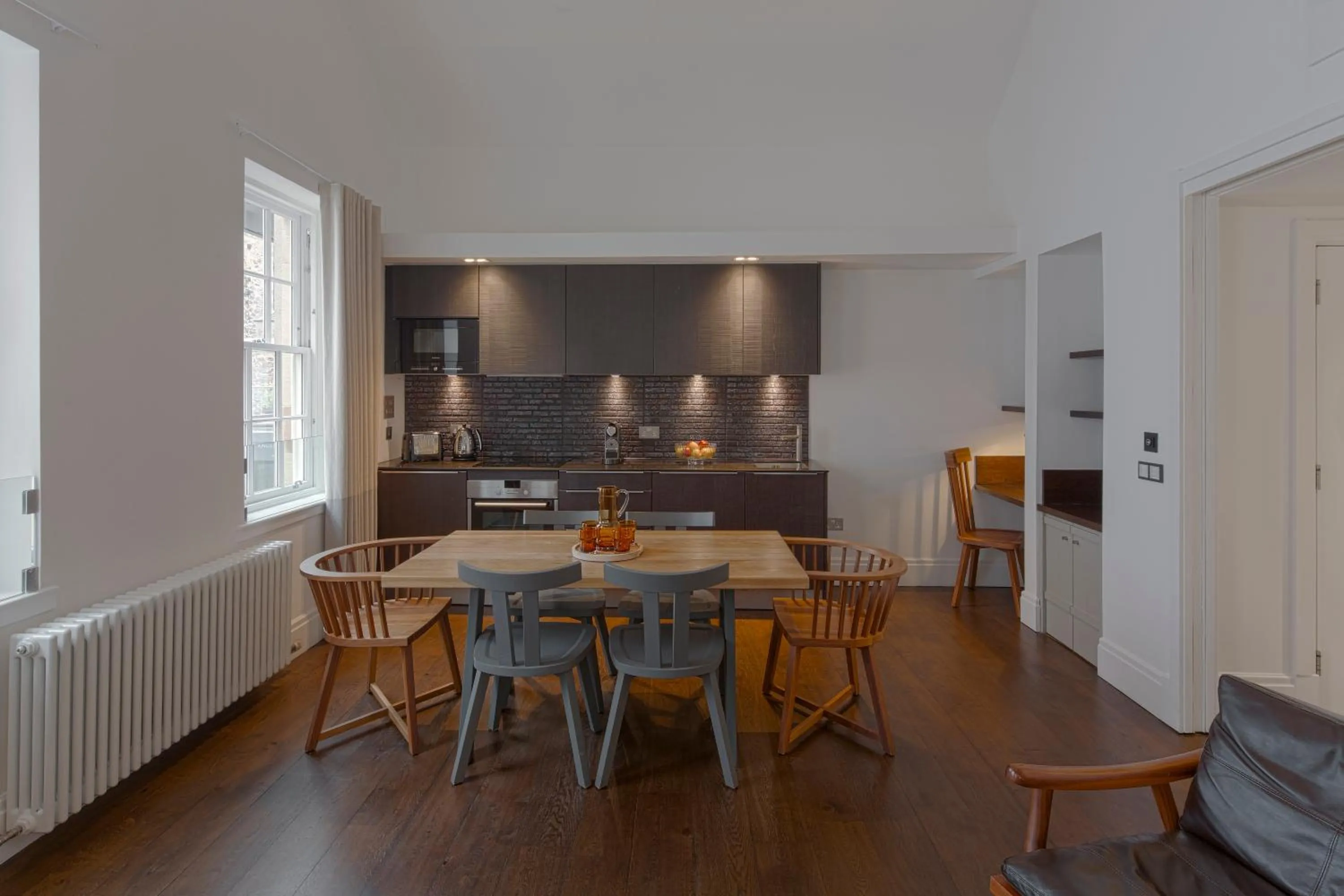 Luxury Three Bedroom Apartment  in Old Town Chambers, Autograph Collection