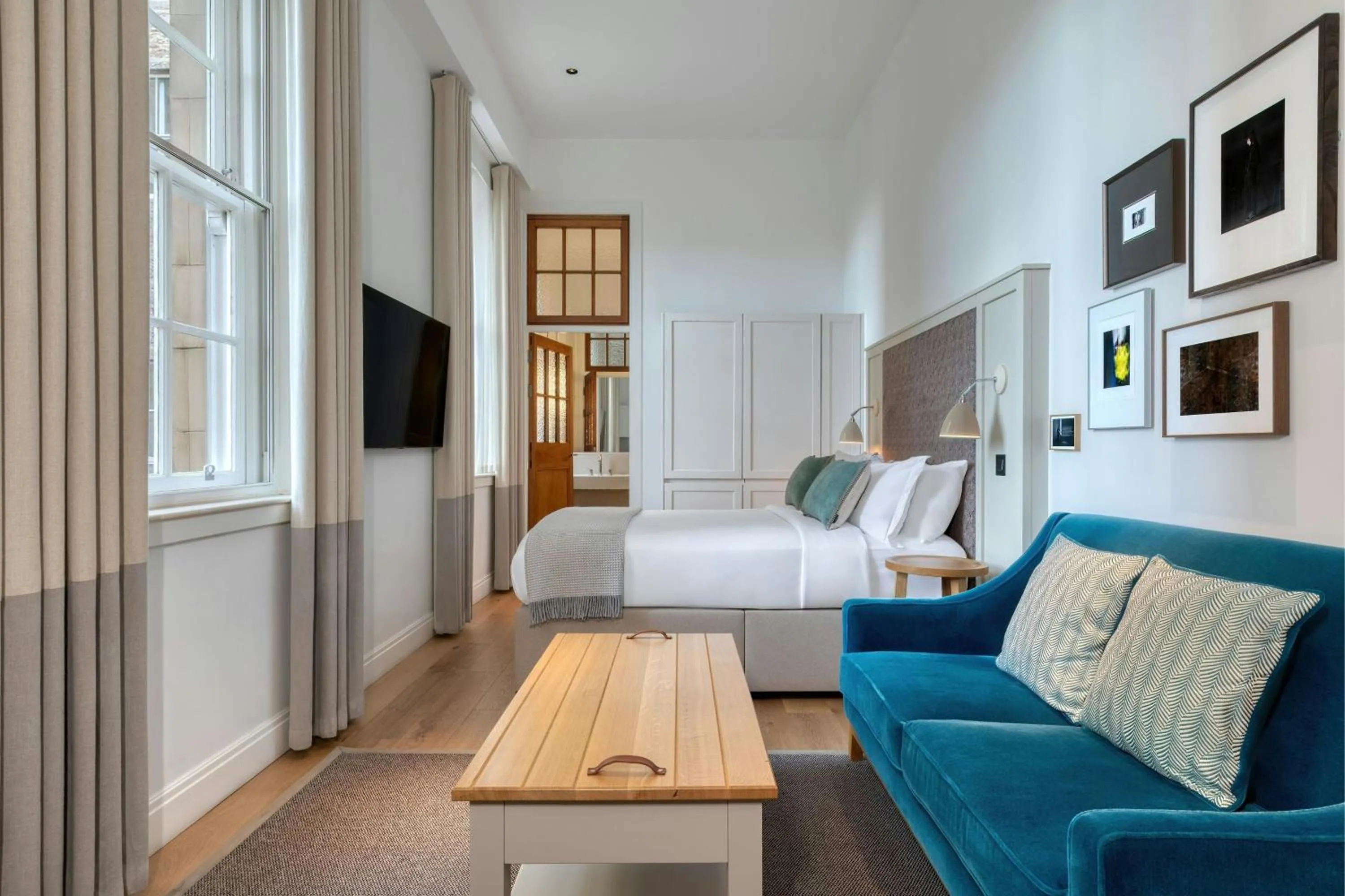 Photo of the whole room, Bed in Old Town Chambers, Autograph Collection