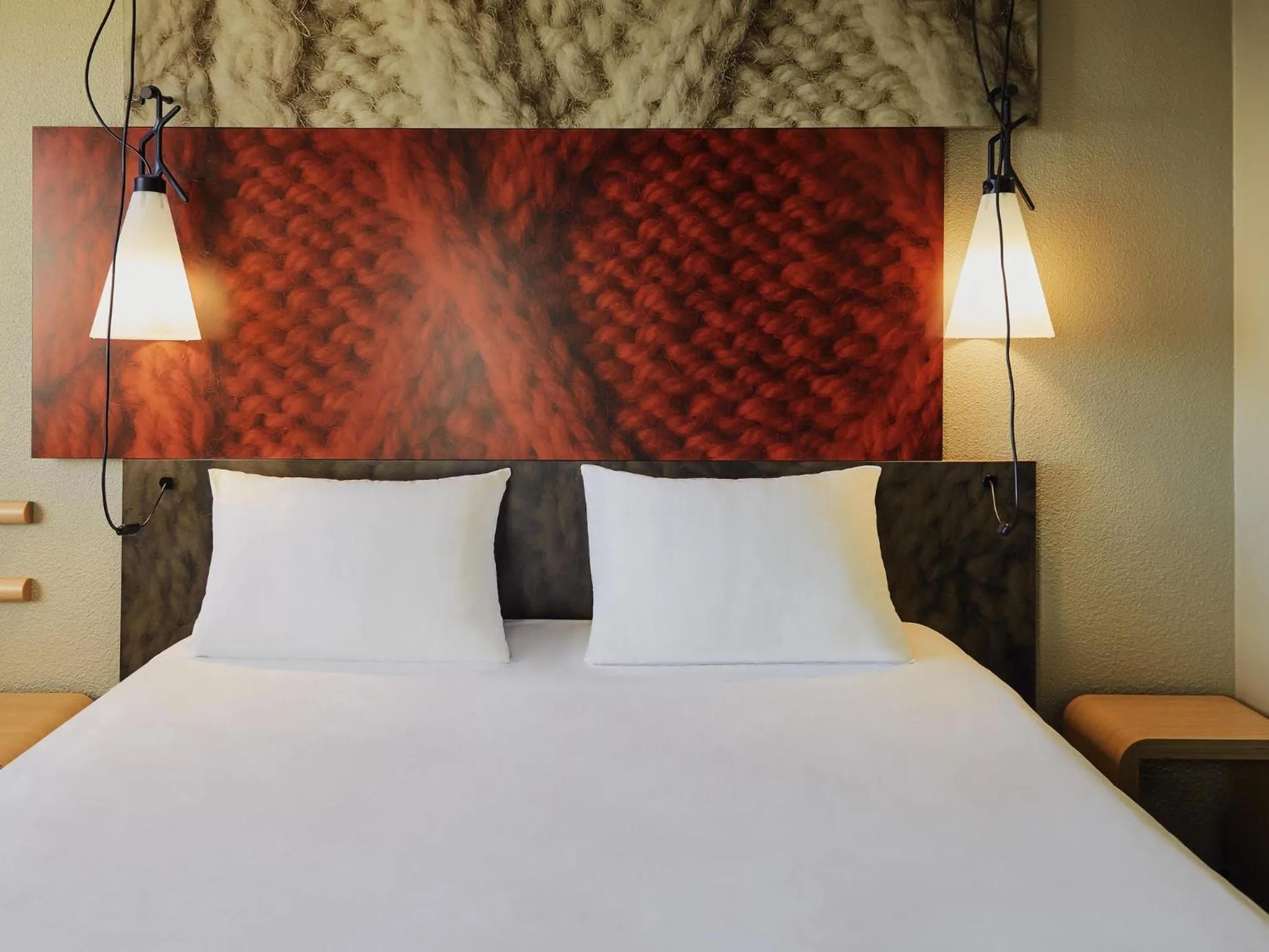 Bedroom, Bed in ibis La Ciotat