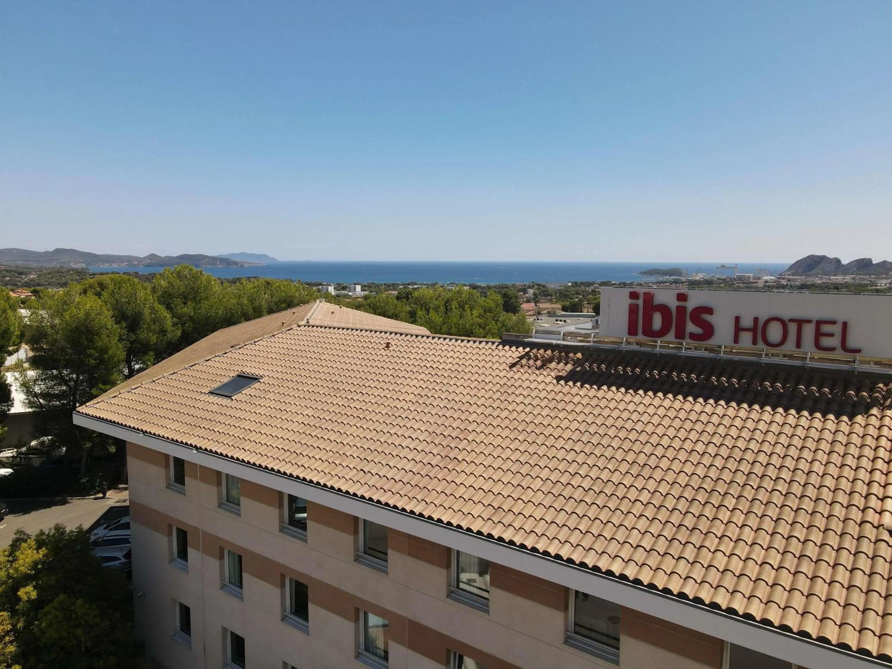 Bedroom in ibis La Ciotat