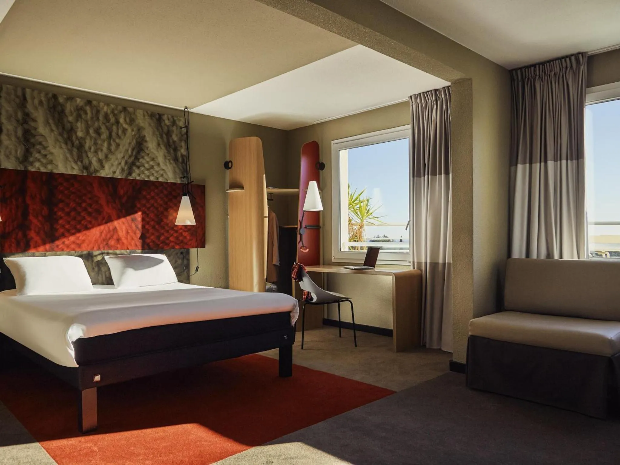 Bedroom, Bed in ibis La Ciotat