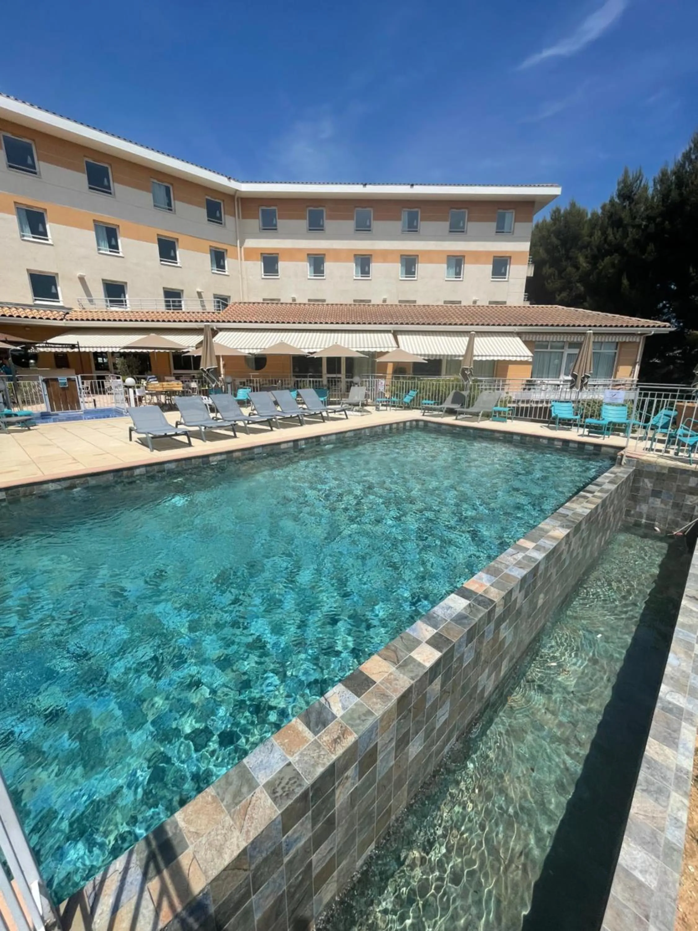 Swimming pool in ibis La Ciotat