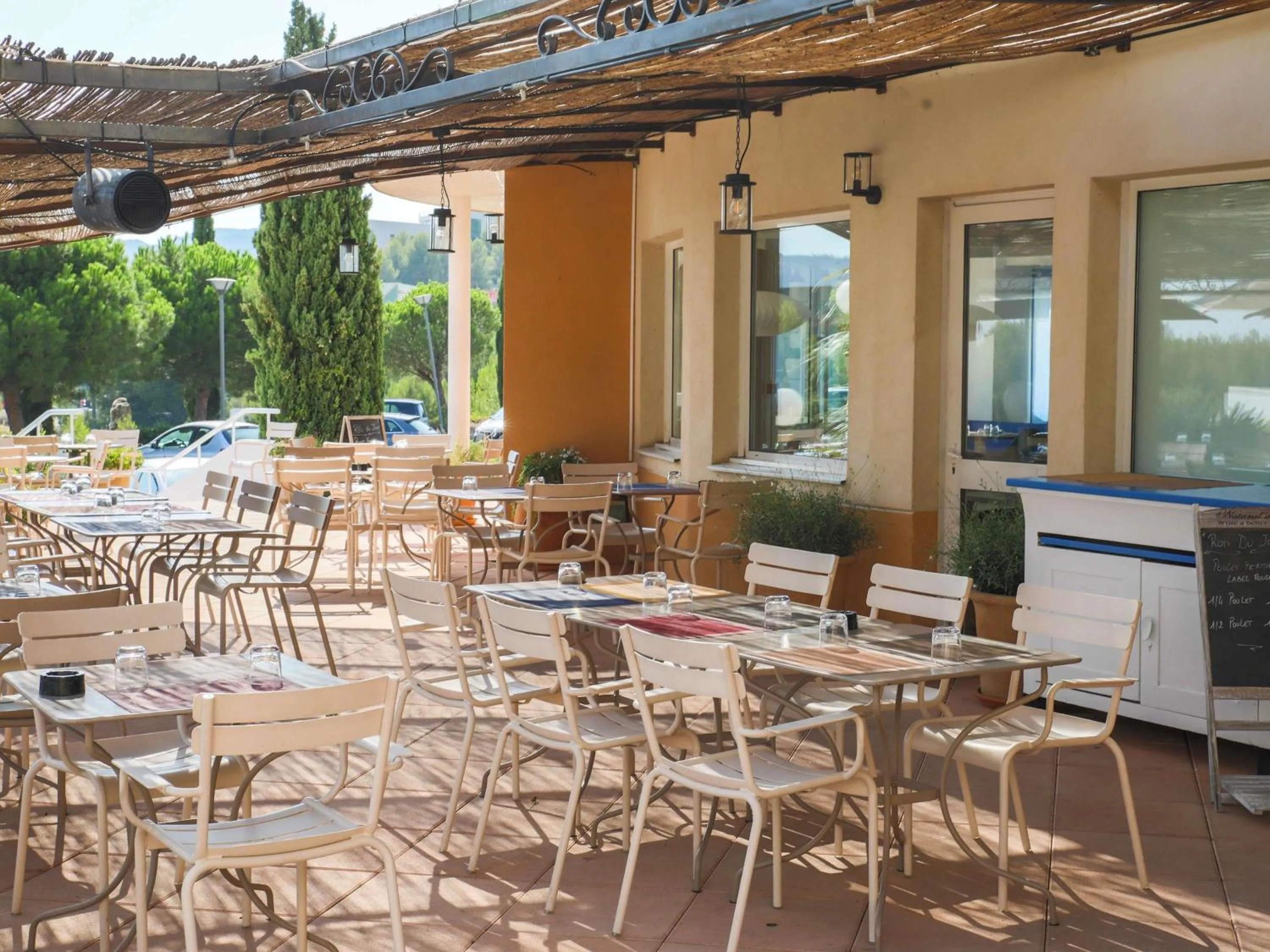 Restaurant/places to eat in ibis La Ciotat